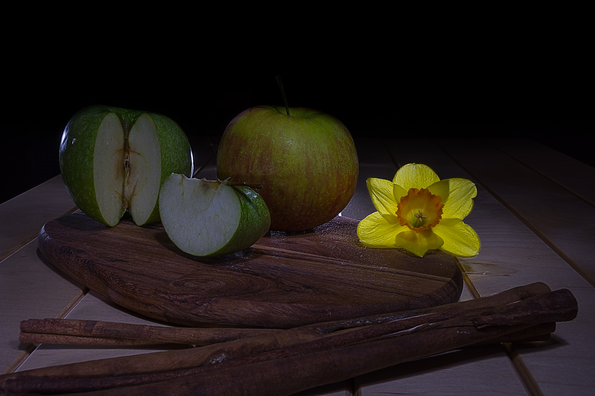 Nikon D7200 sample photo. Lightpainting apple and narcissus photography