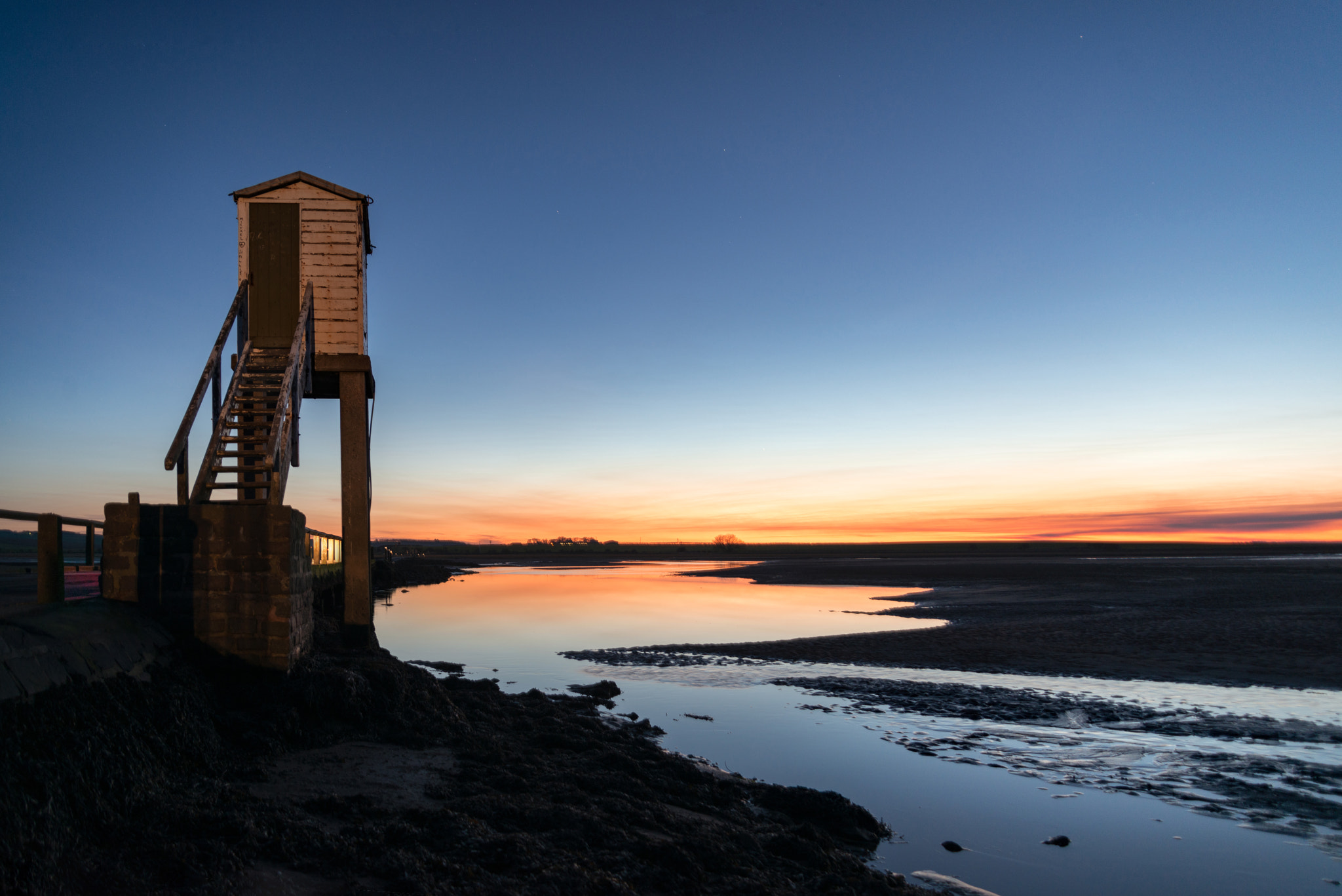 Nikon D800 sample photo. Lindisfarne refuge hut photography