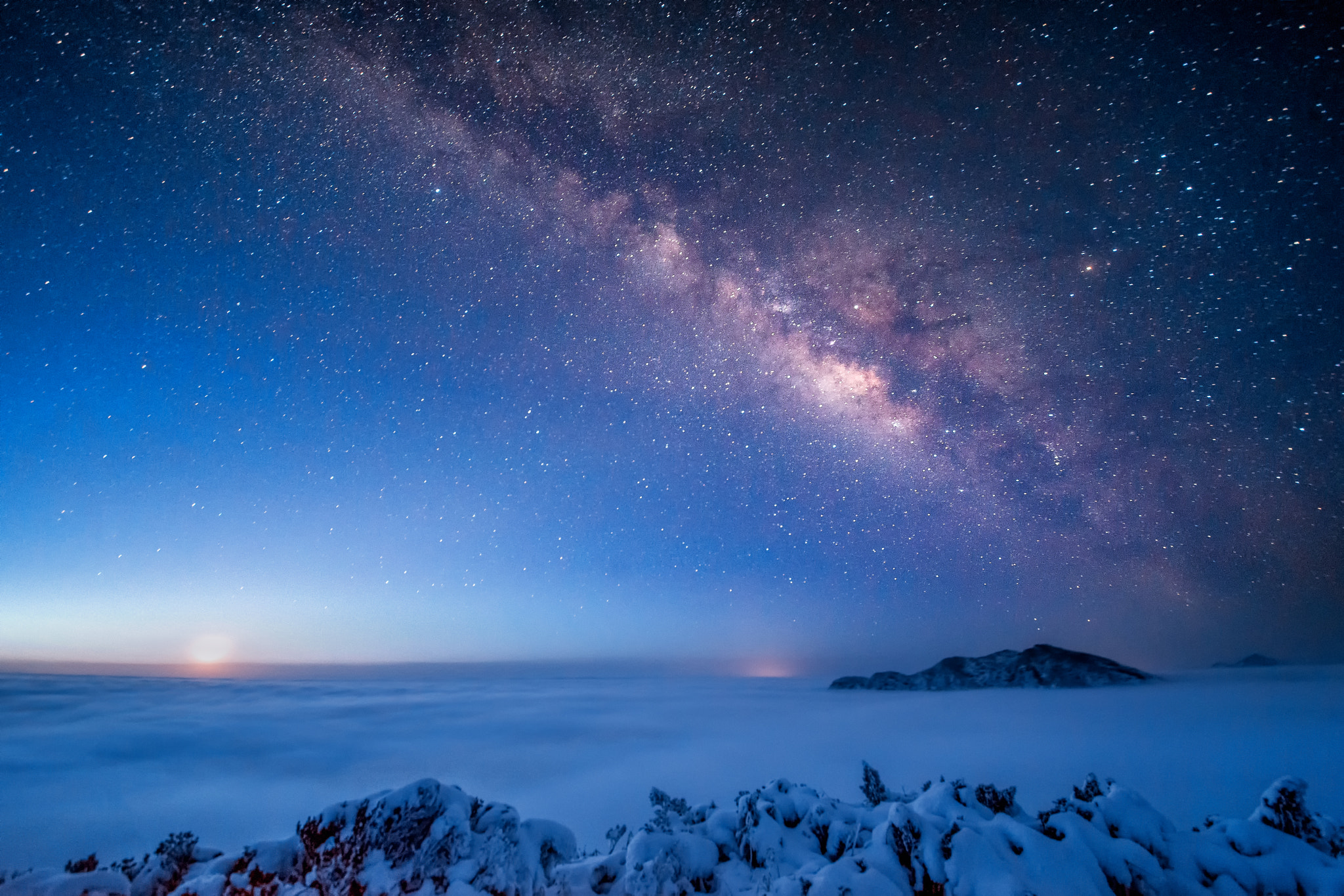 Nikon D600 + Sigma 12-24mm F4.5-5.6 II DG HSM sample photo. When i climbed to the top of the mountain,i was impressed by the beauty photography