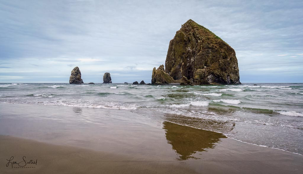 Sony Alpha NEX-7 + Sony E 10-18mm F4 OSS sample photo. Haystack rock photography