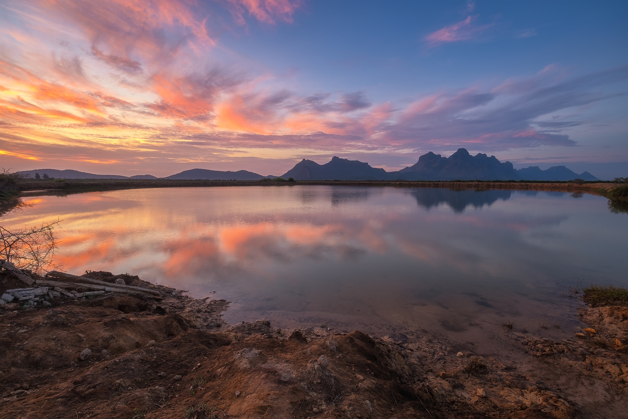 Fujifilm X-T2 + Fujifilm XF 10-24mm F4 R OIS sample photo. Khao sam roi yot in morning photography