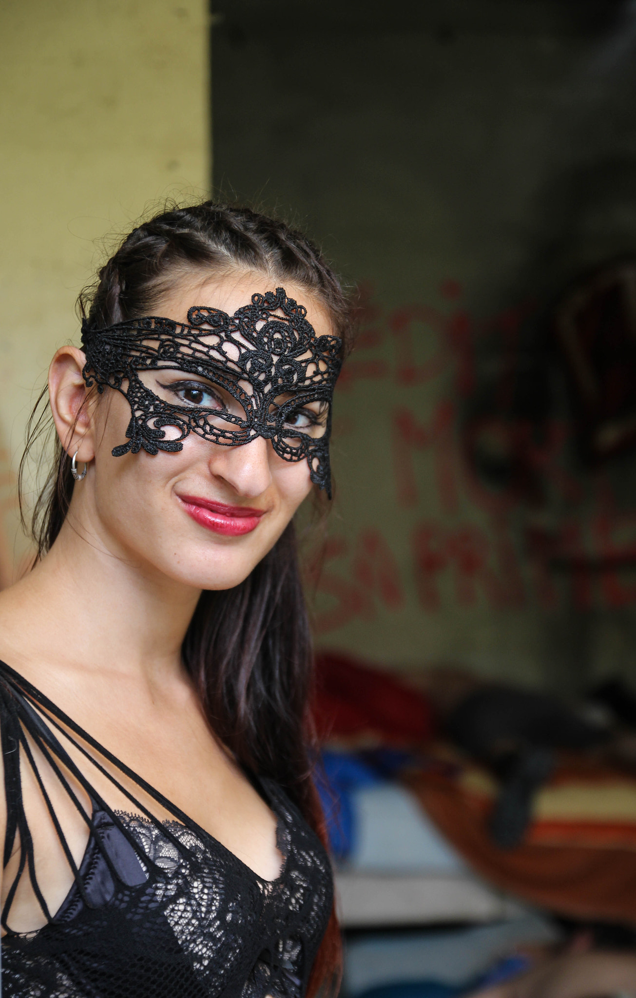 Canon EF-S 17-55mm F2.8 IS USM sample photo. The masked girl photography