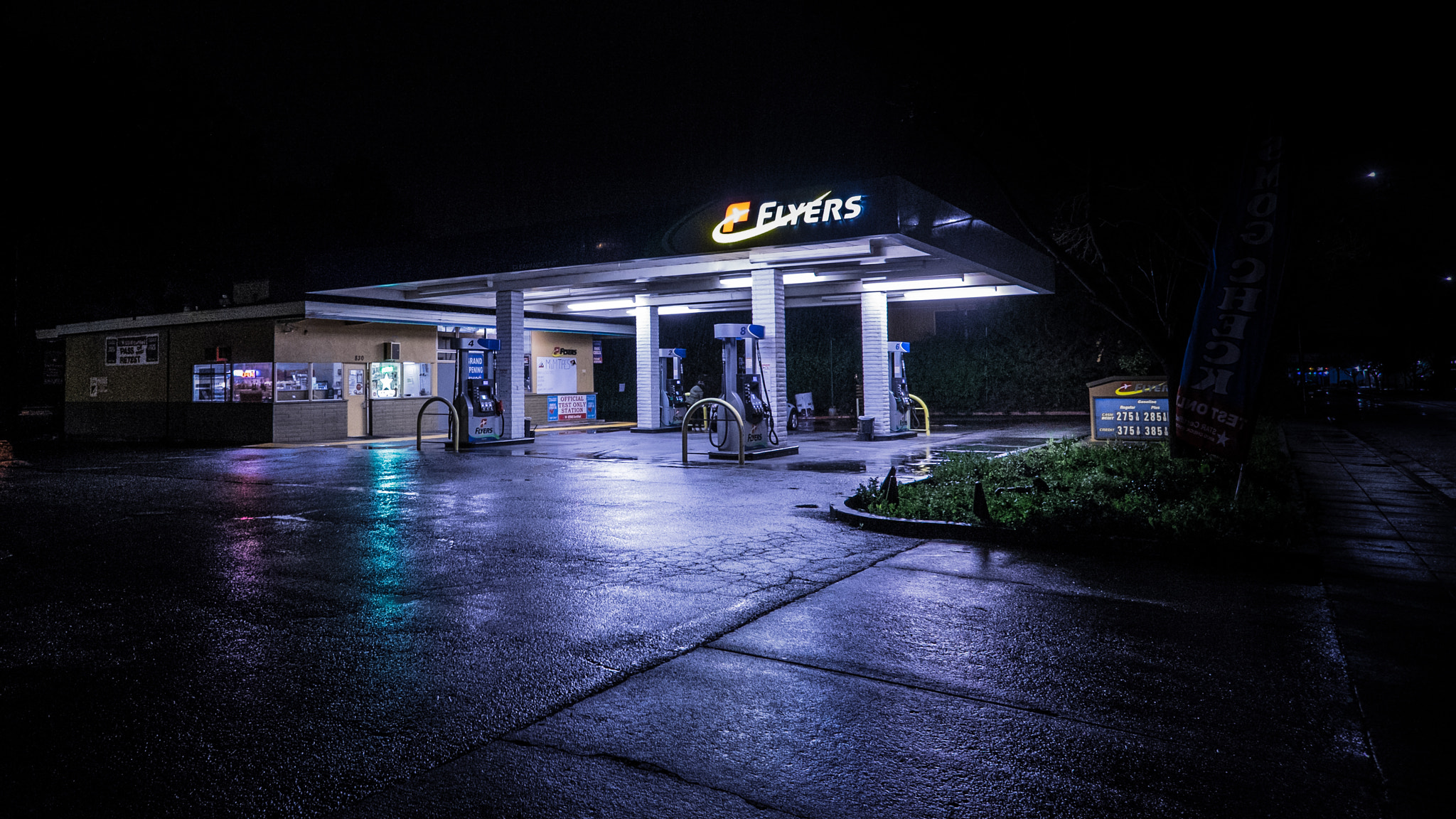 Fujifilm X-T1 sample photo. Gas station - mountain view photography