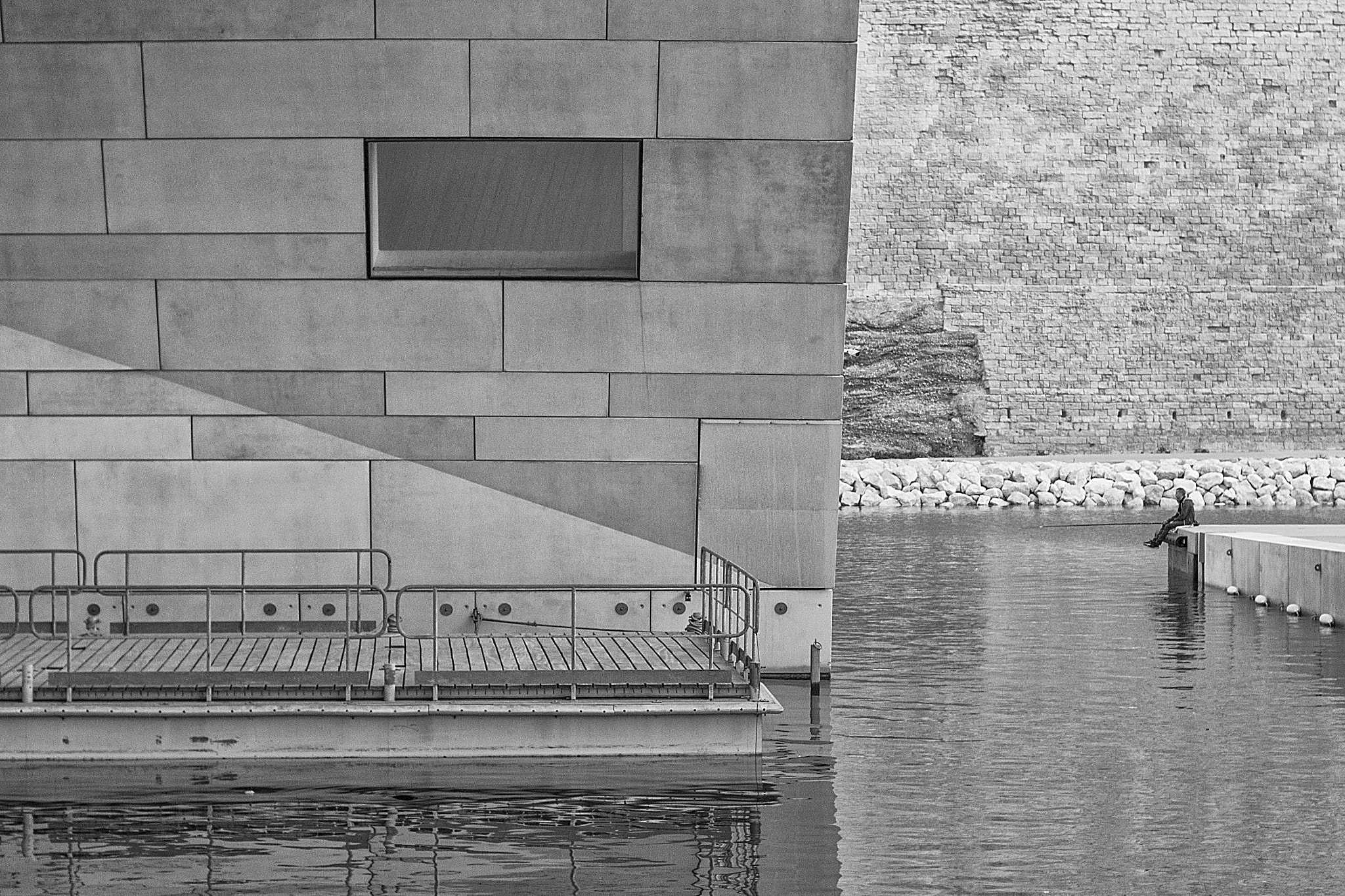 Canon EOS 600D (Rebel EOS T3i / EOS Kiss X5) + Canon EF 50mm F1.4 USM sample photo. Fisherman's loneliness photography