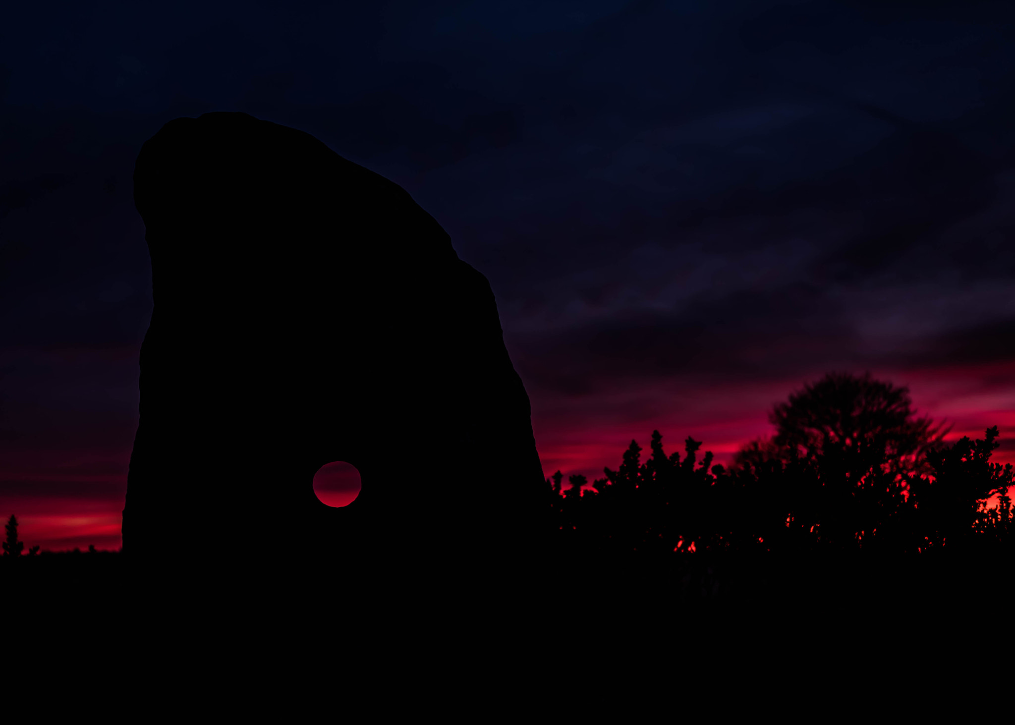 Fujifilm X-Pro2 + Fujifilm XF 27mm F2.8 sample photo. The holestone | a bronze age whinstone megalith, j ... photography