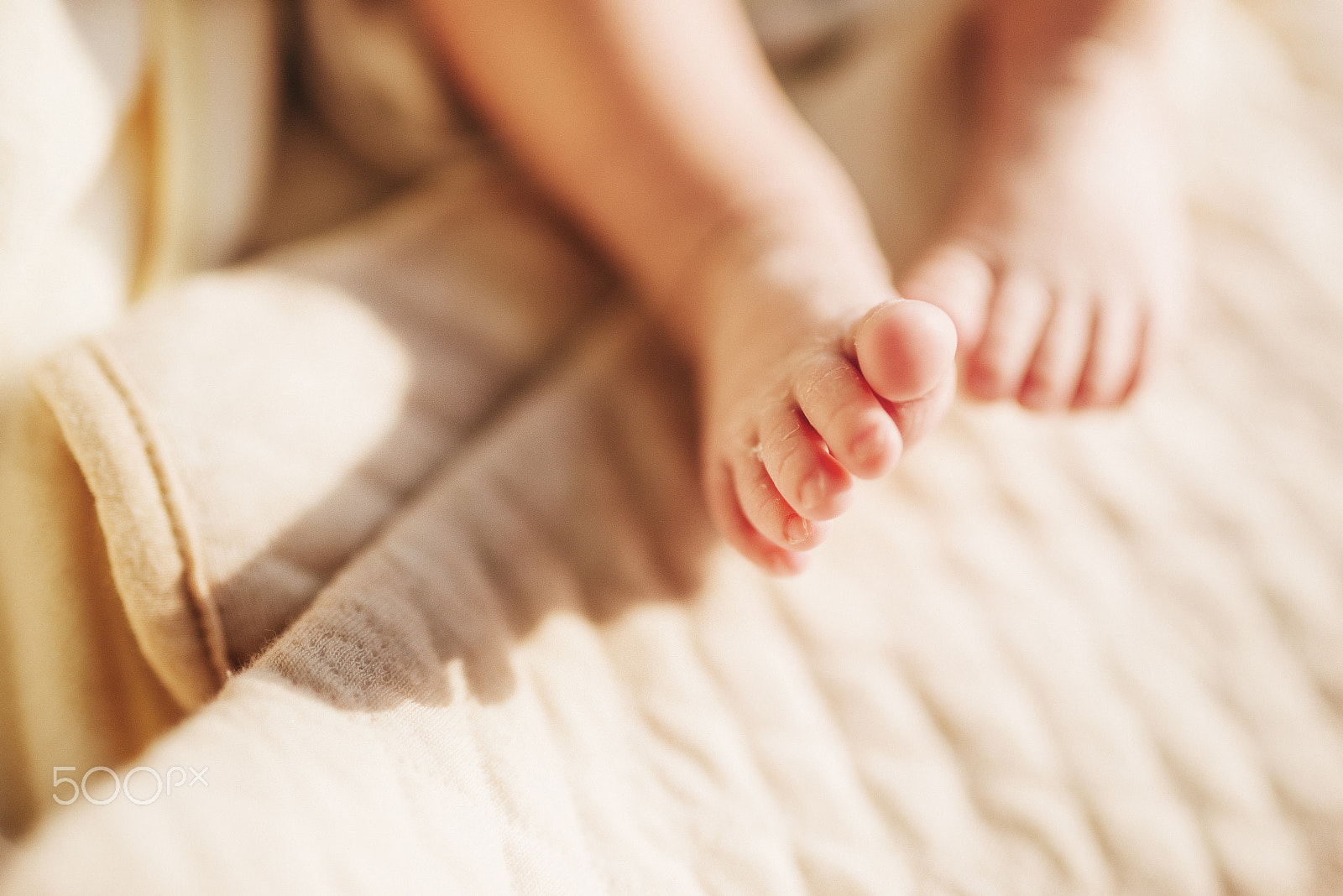 Nikon D610 + Sigma 35mm F1.4 DG HSM Art sample photo. Baby feet photography