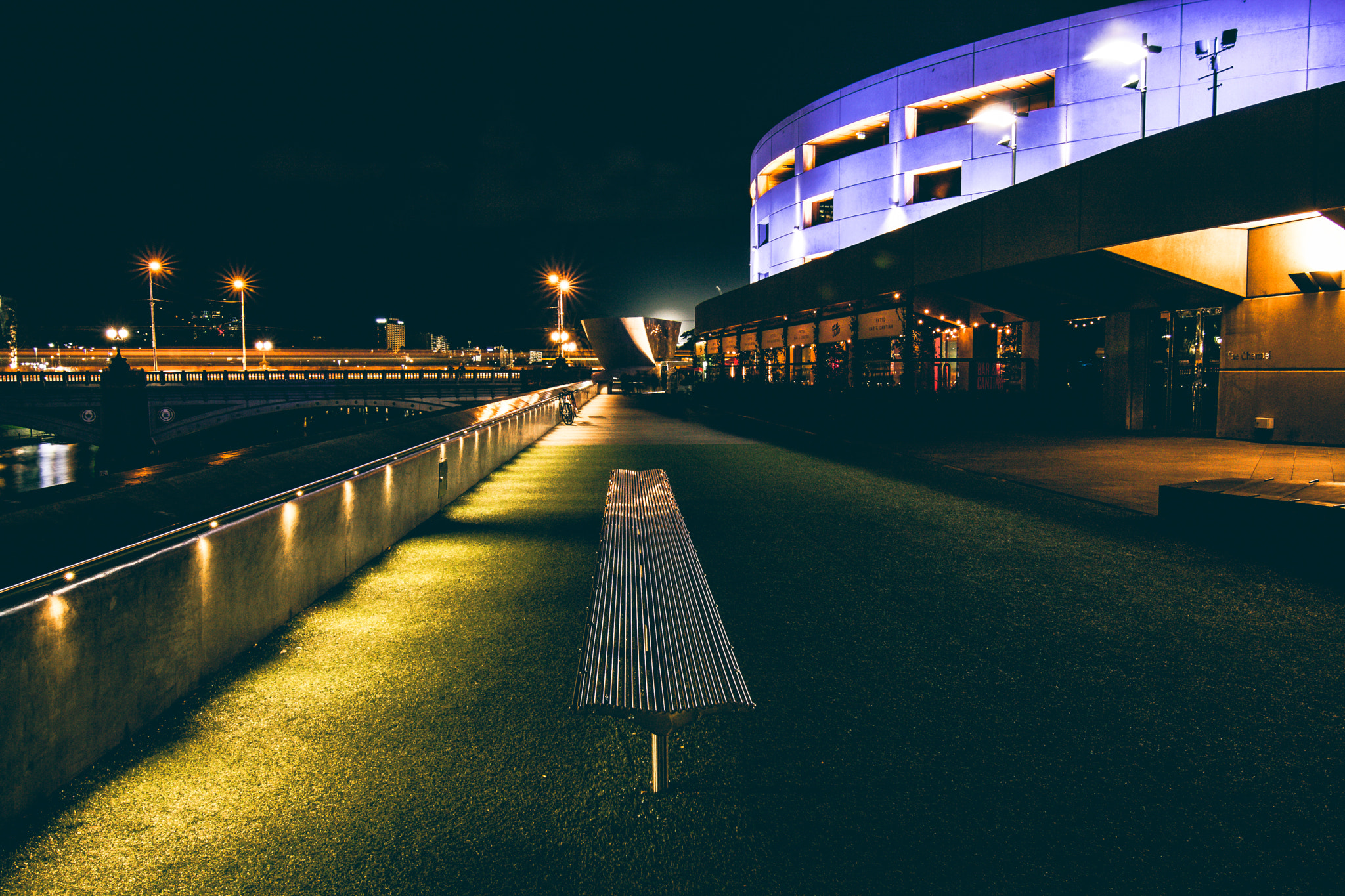 Canon EOS 50D + Tokina AT-X Pro 11-16mm F2.8 DX sample photo. Melbourne at light photography