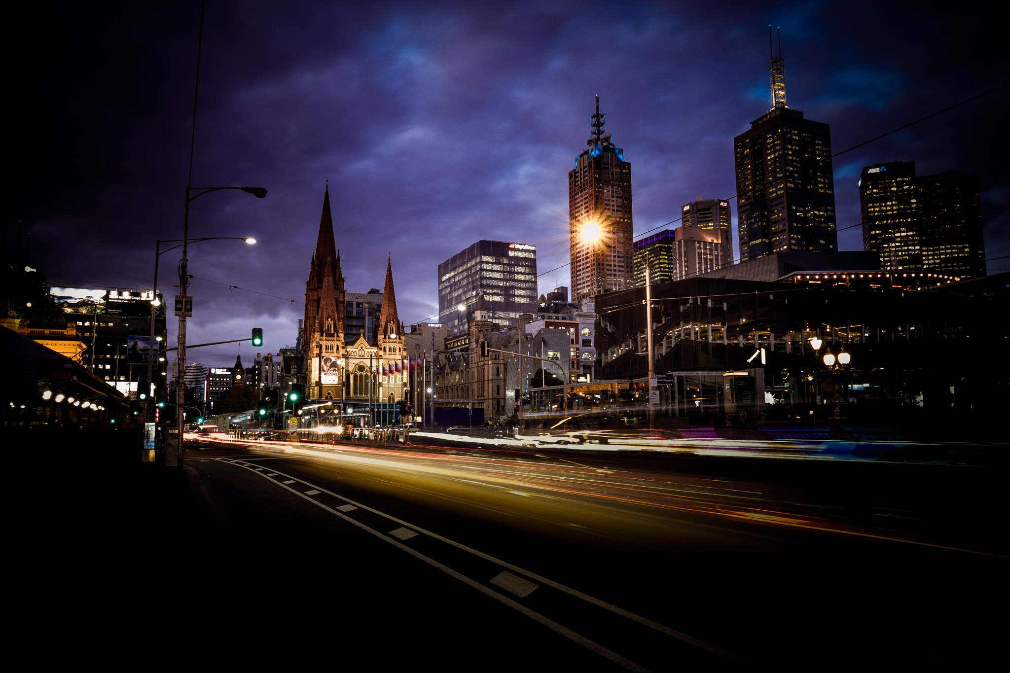 Canon EOS 50D + Tokina AT-X Pro 11-16mm F2.8 DX sample photo. Melbourne at light photography