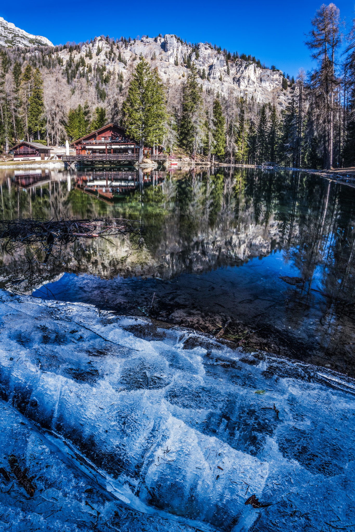 Canon EOS 750D (EOS Rebel T6i / EOS Kiss X8i) sample photo. Last ice photography