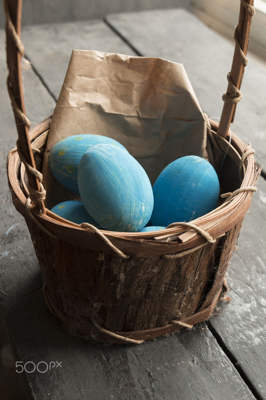 Canon EOS 70D + Sigma 18-200mm f/3.5-6.3 DC OS sample photo. Easter eggs in the basket photography