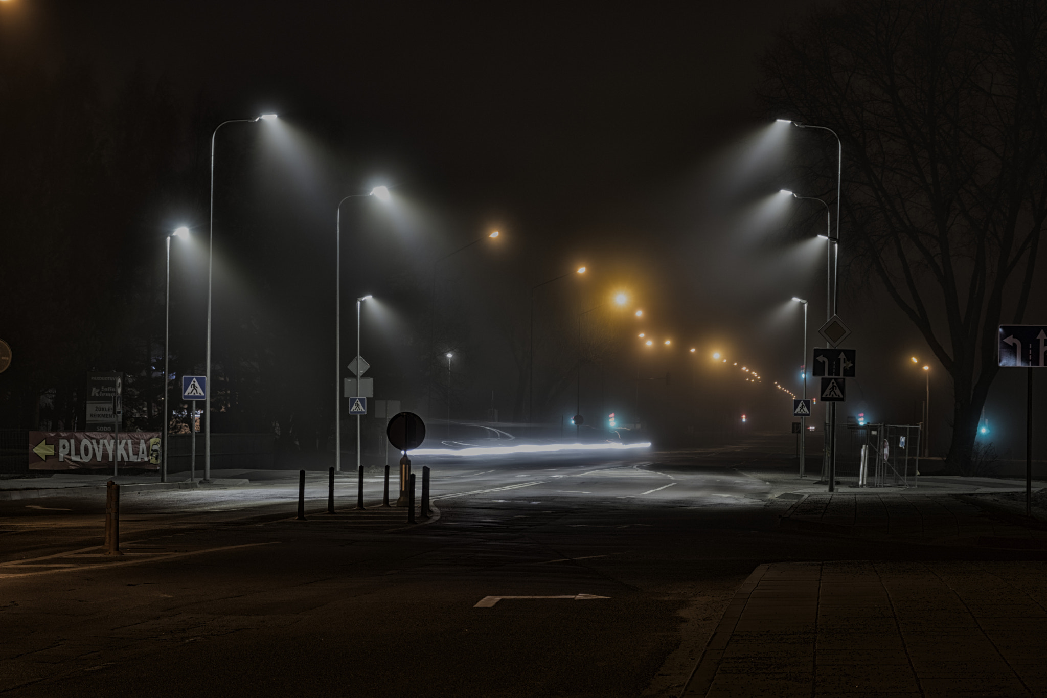 Sony DT 18-200mm F3.5-6.3 sample photo. Spooky road photography