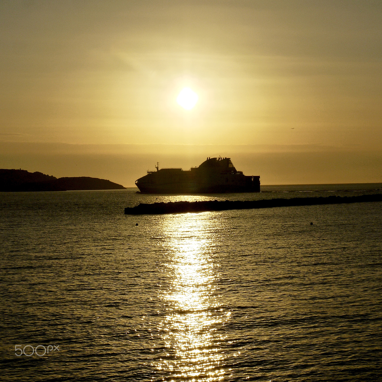 Panasonic Lumix DMC-G2 + Panasonic Lumix G Vario 14-42mm F3.5-5.6 ASPH OIS sample photo. Ferry to corse photography