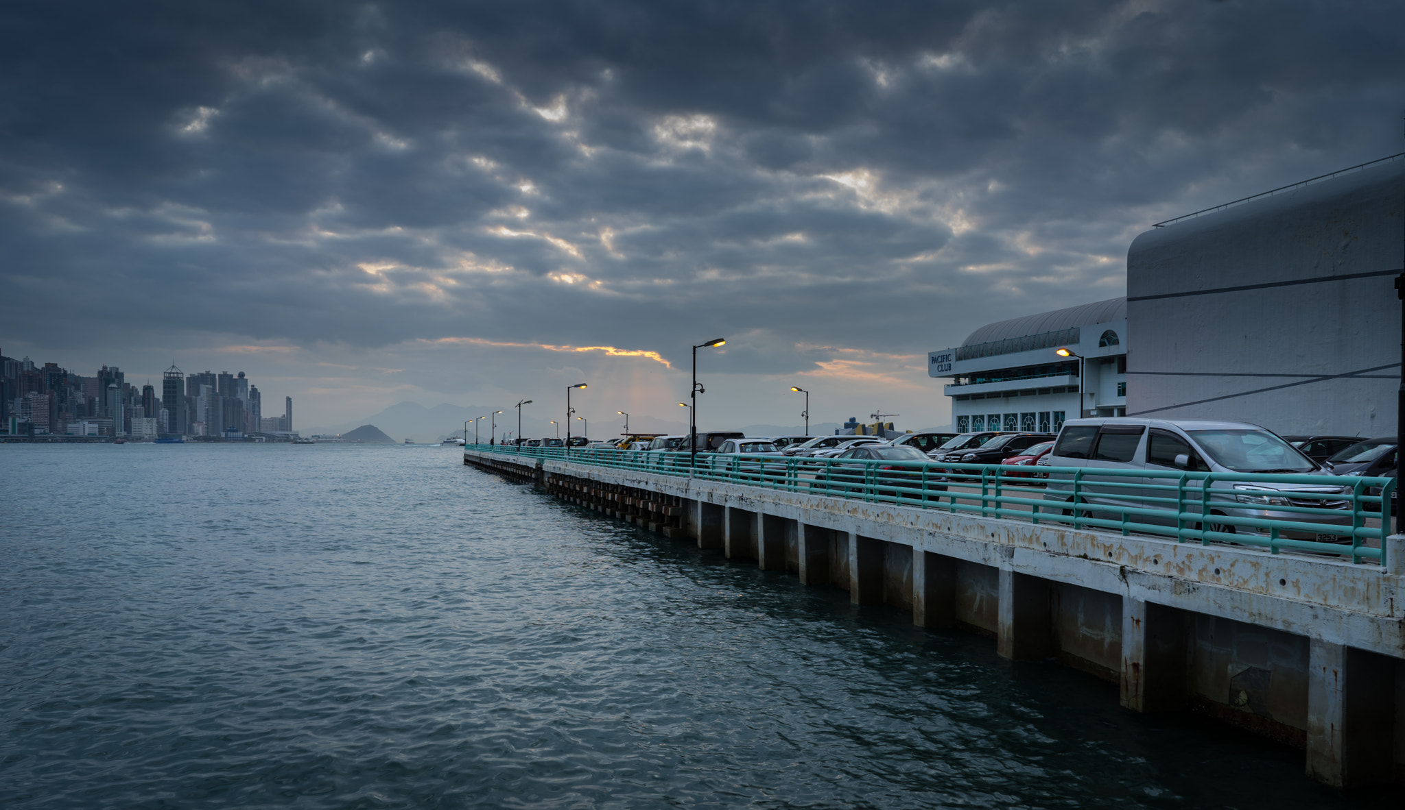 Sony FE 28mm F2 sample photo. Light photography