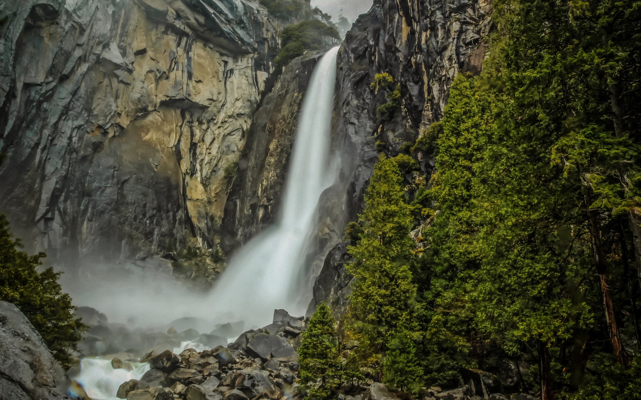 Tamron SP AF 17-50mm F2.8 XR Di II LD Aspherical (IF) sample photo. Lower yosemite falls photography