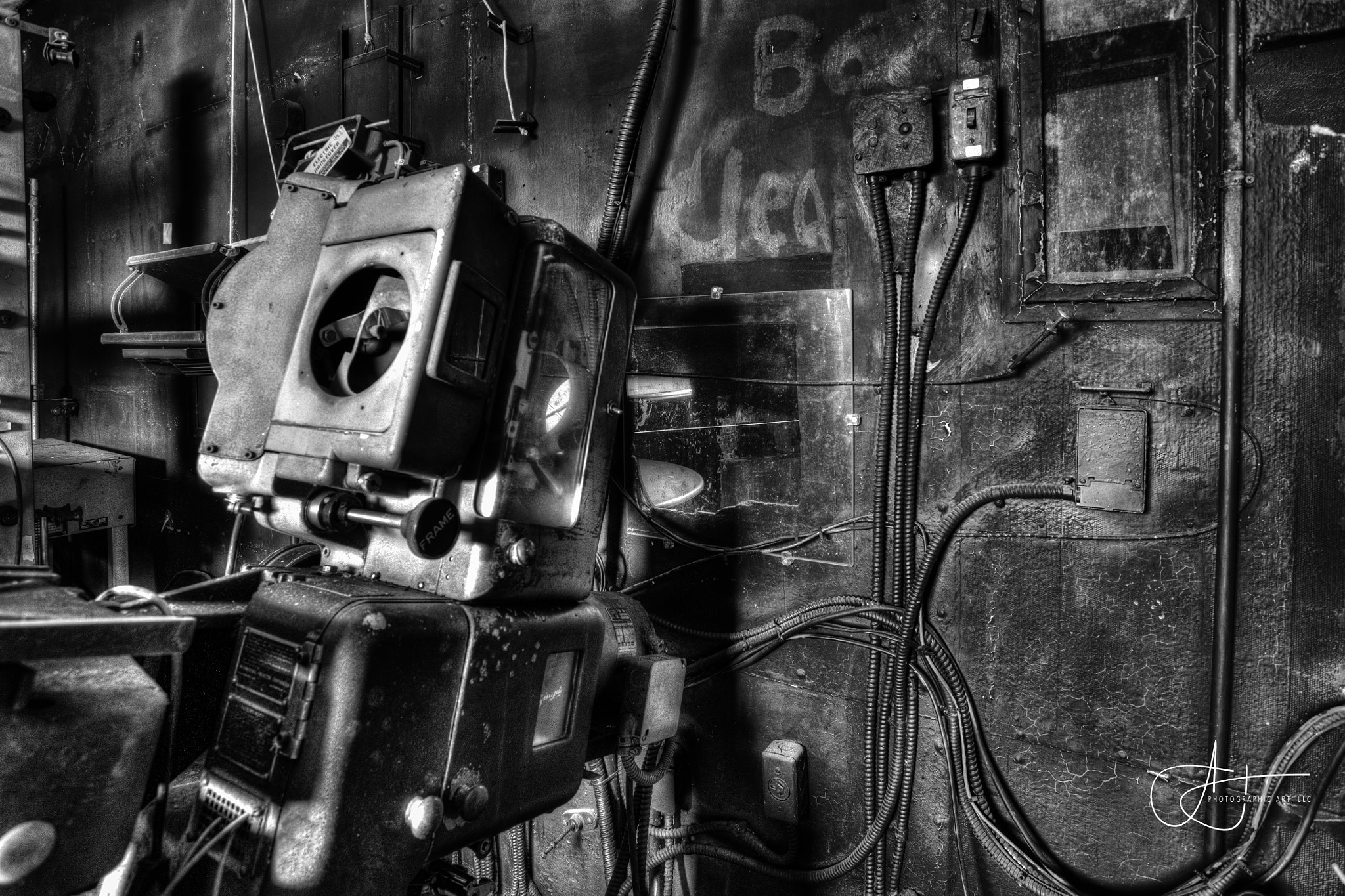 Canon EOS 5DS + Canon EF 17-40mm F4L USM sample photo. Vintage projector room (2) photography