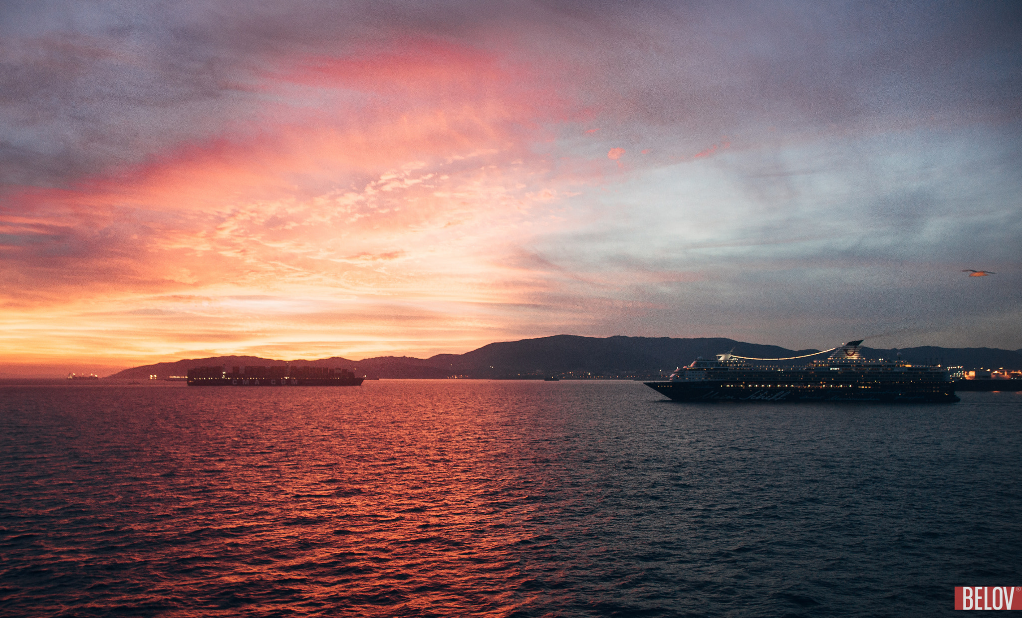 17-50mm F2.8 sample photo. Arrival/departure photography