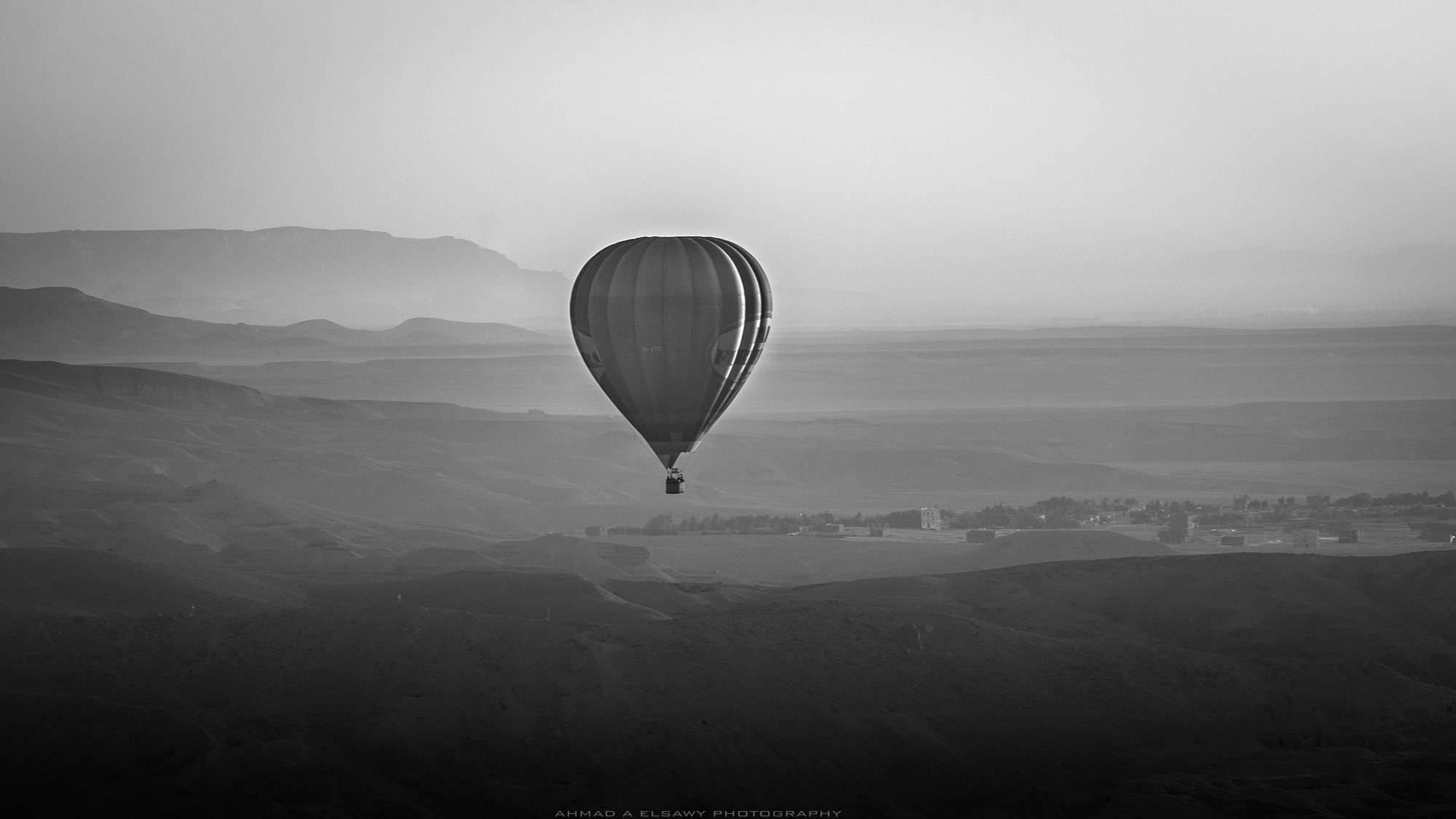 Sony SLT-A77 + Tamron SP AF 70-200mm F2.8 Di LD (IF) MACRO sample photo. Flying alone photography