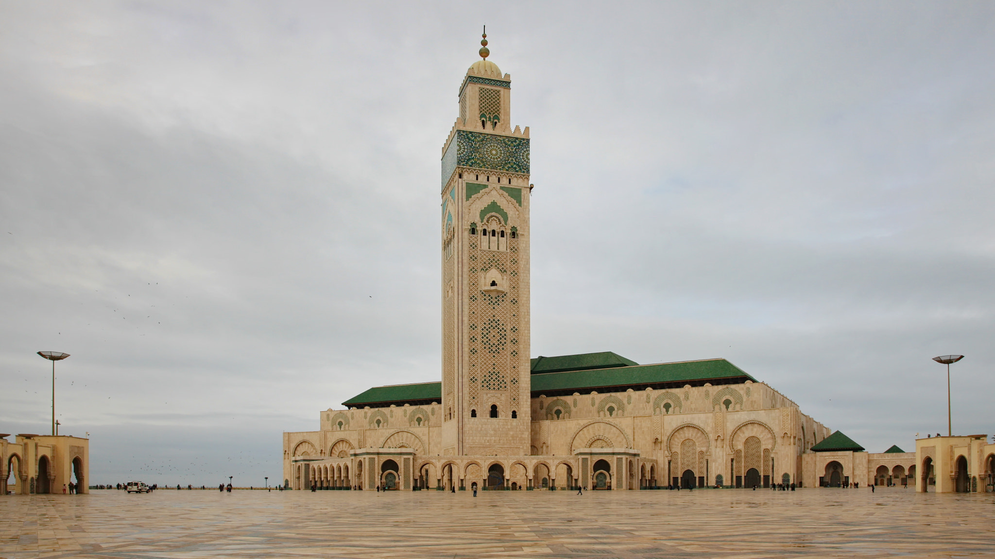Canon EOS-1Ds Mark III + Canon EF 24-105mm F4L IS USM sample photo. Hassan ii mosque photography