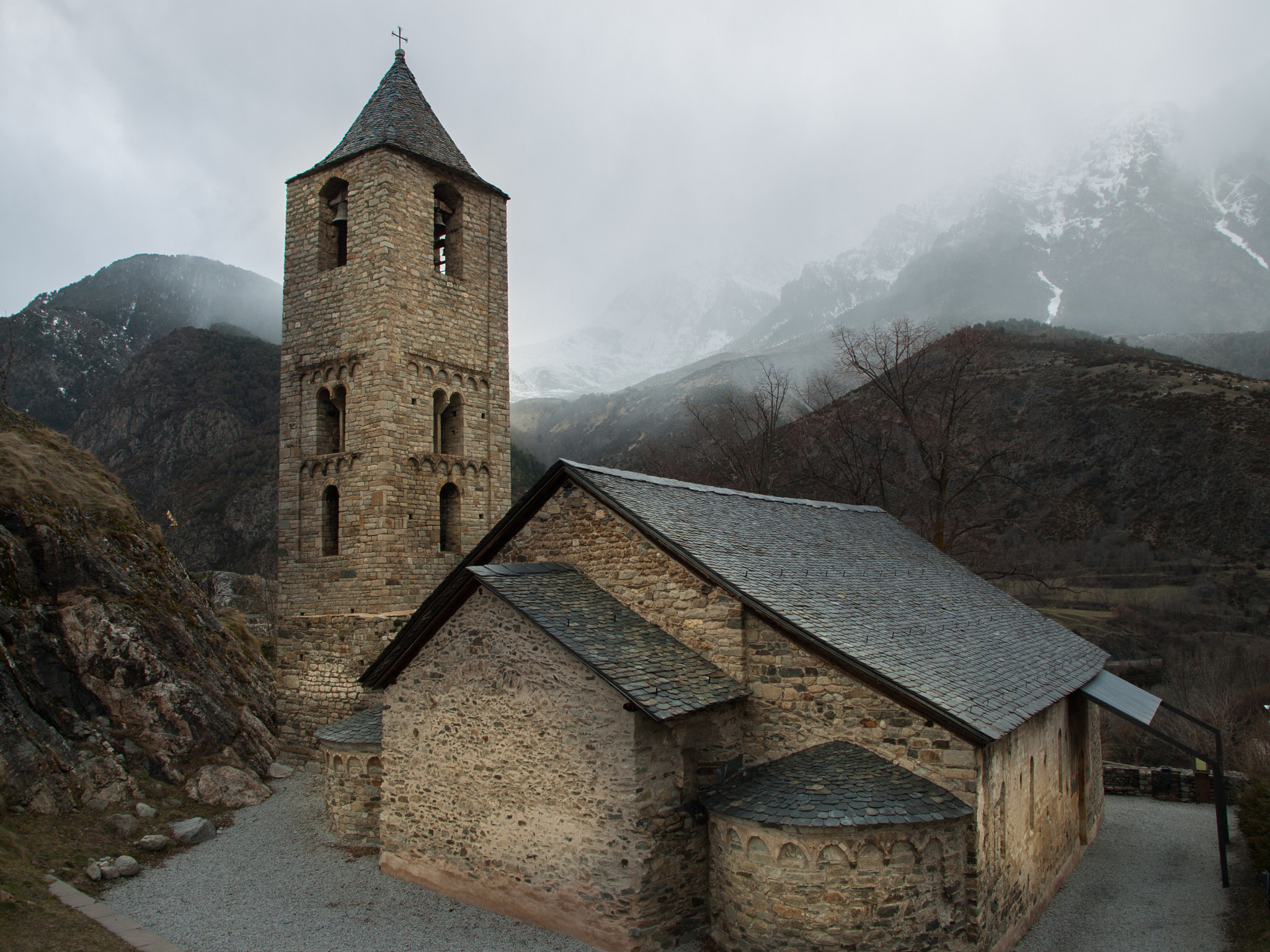 Panasonic Lumix DMC-L10 sample photo. Romanesque church photography