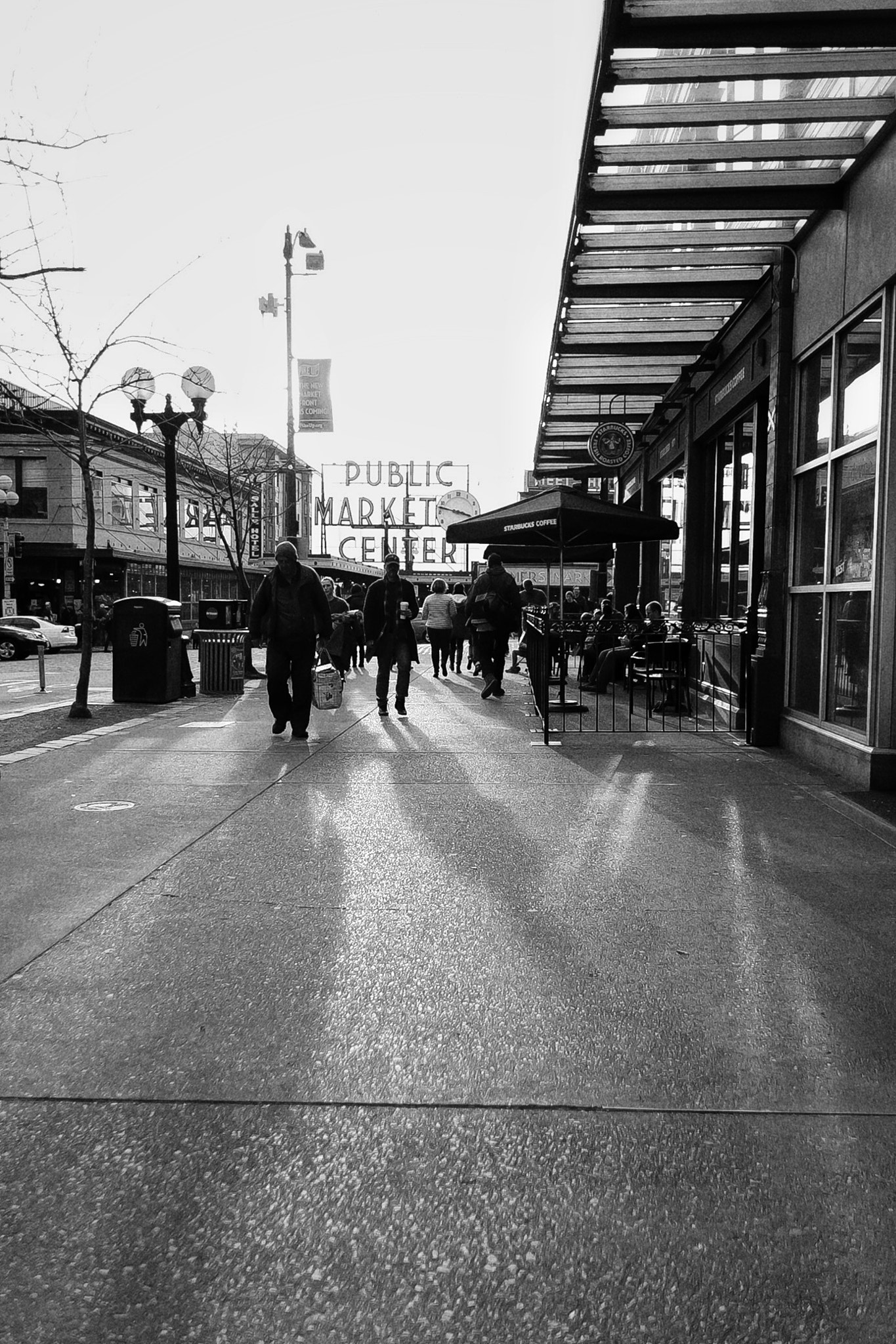 Canon EF-S 17-55mm F2.8 IS USM sample photo. Approaching pike place market, seattle photography