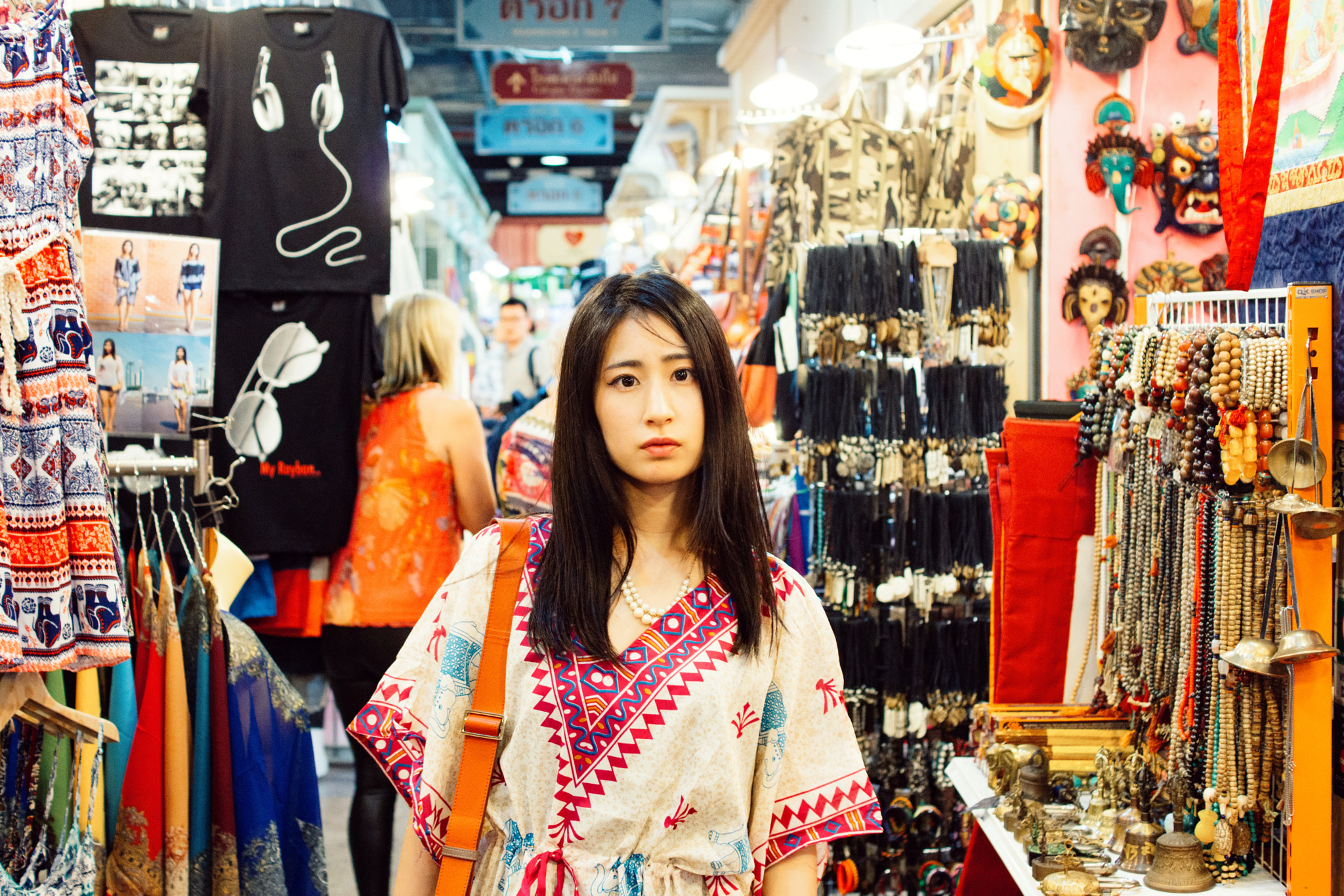 Sony SLT-A77 + Sony DT 35mm F1.8 SAM sample photo. Night market photography