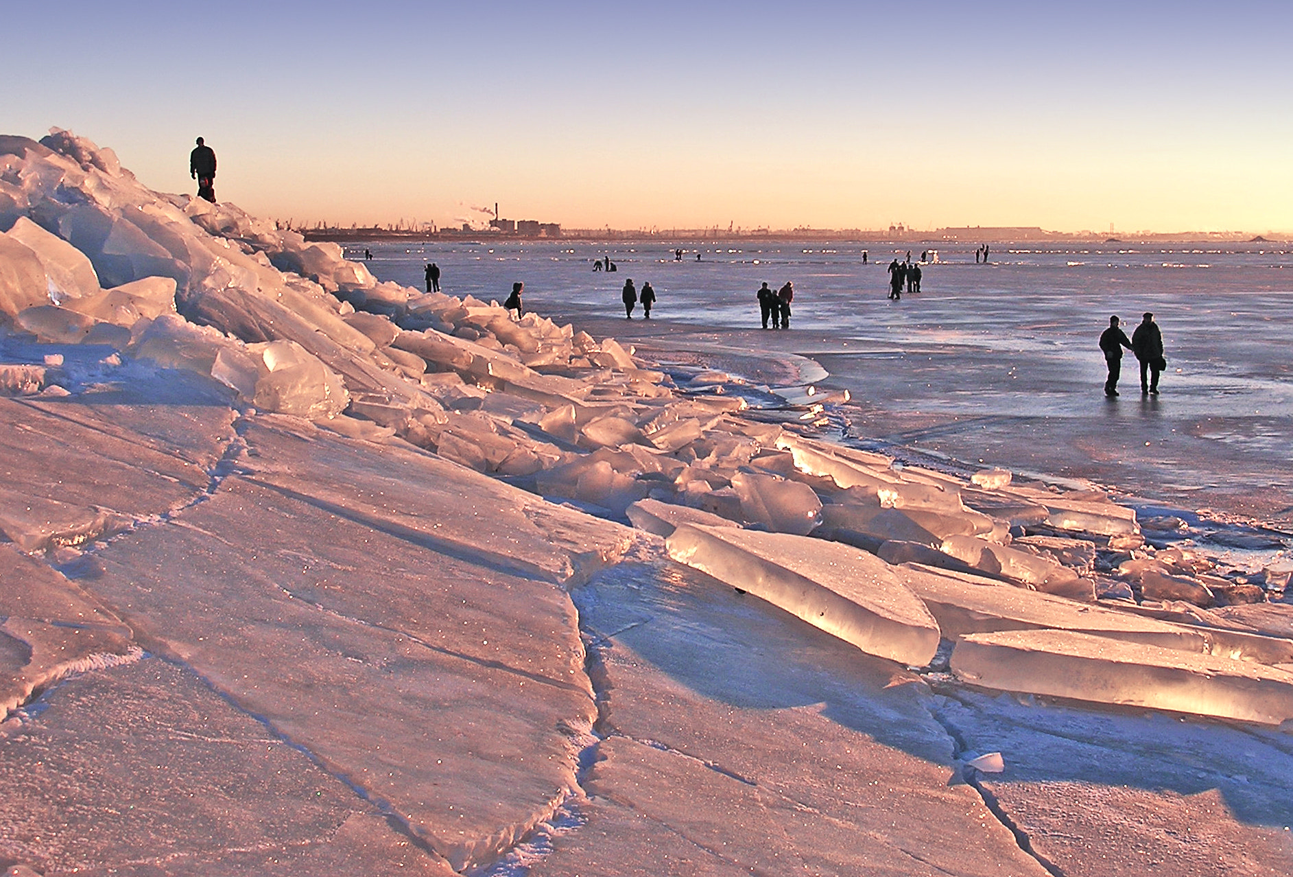 Olympus C740UZ sample photo. Walk on the ice photography