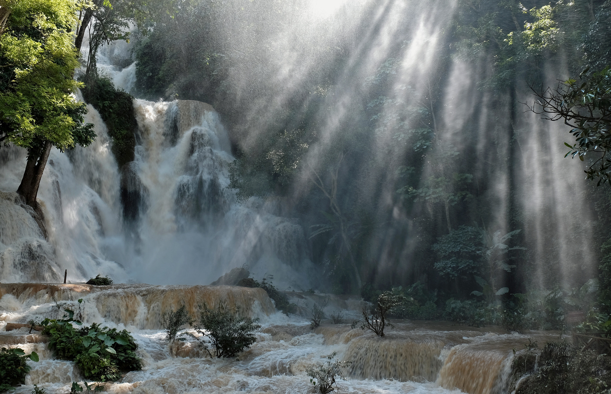 Fujifilm X-E2 + Fujifilm XF 18-55mm F2.8-4 R LM OIS sample photo. Kuang si photography