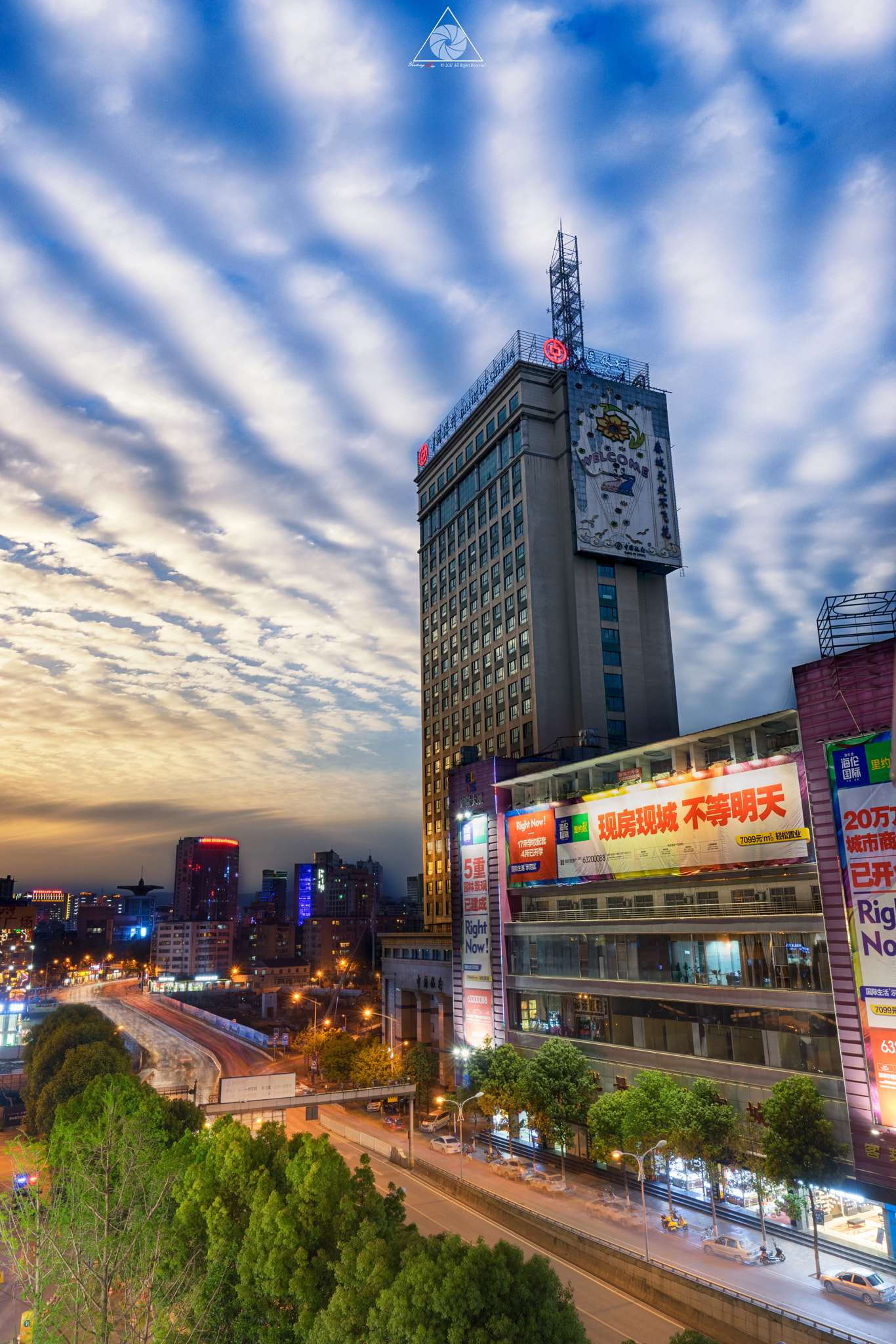 Sony a7 + Sony Vario-Tessar T* FE 16-35mm F4 ZA OSS sample photo. Kunming photography