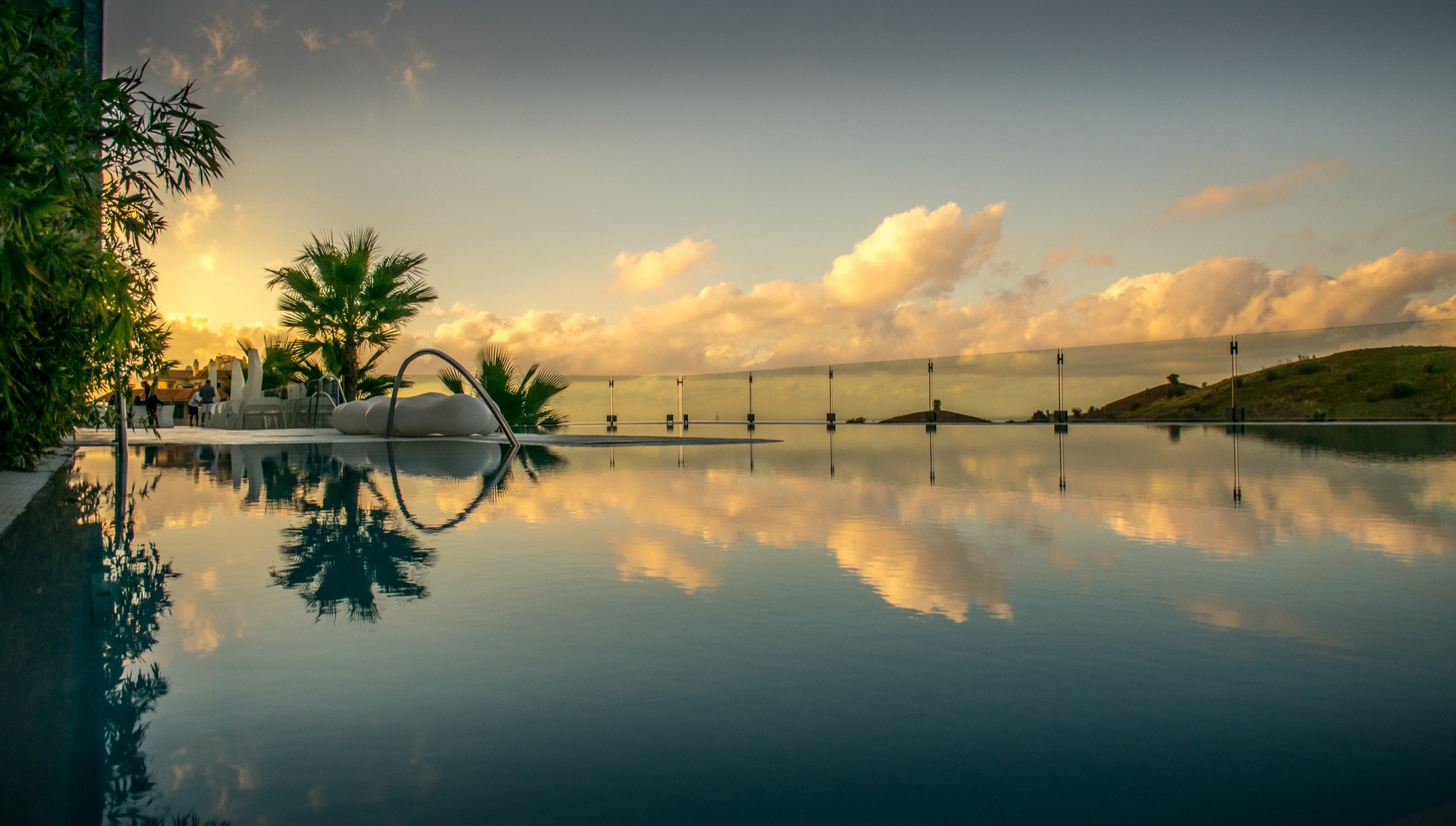 Nikon 1 J5 sample photo. Infinity pool photography