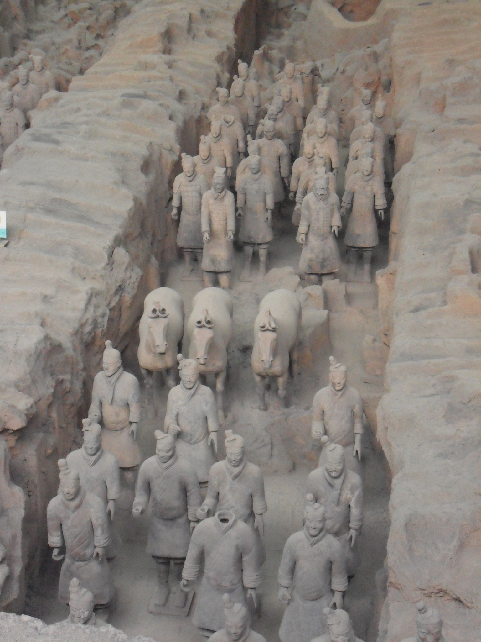 Samsung ES73 / VLUU ES73 /  SL605 sample photo. The troops are in a march photography