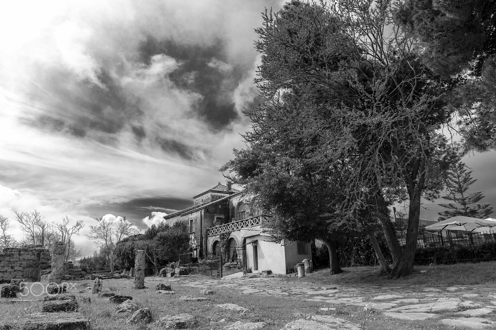 Canon EF 16-35mm F4L IS USM sample photo. House photography
