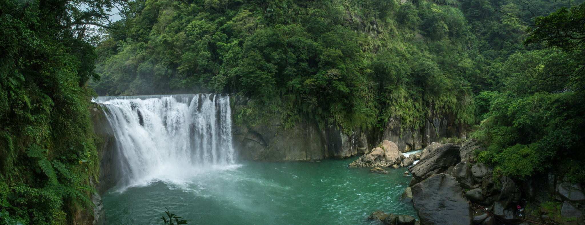 AF Zoom-Nikkor 28-80mm f/3.3-5.6G sample photo. Waterfall taiwan photography