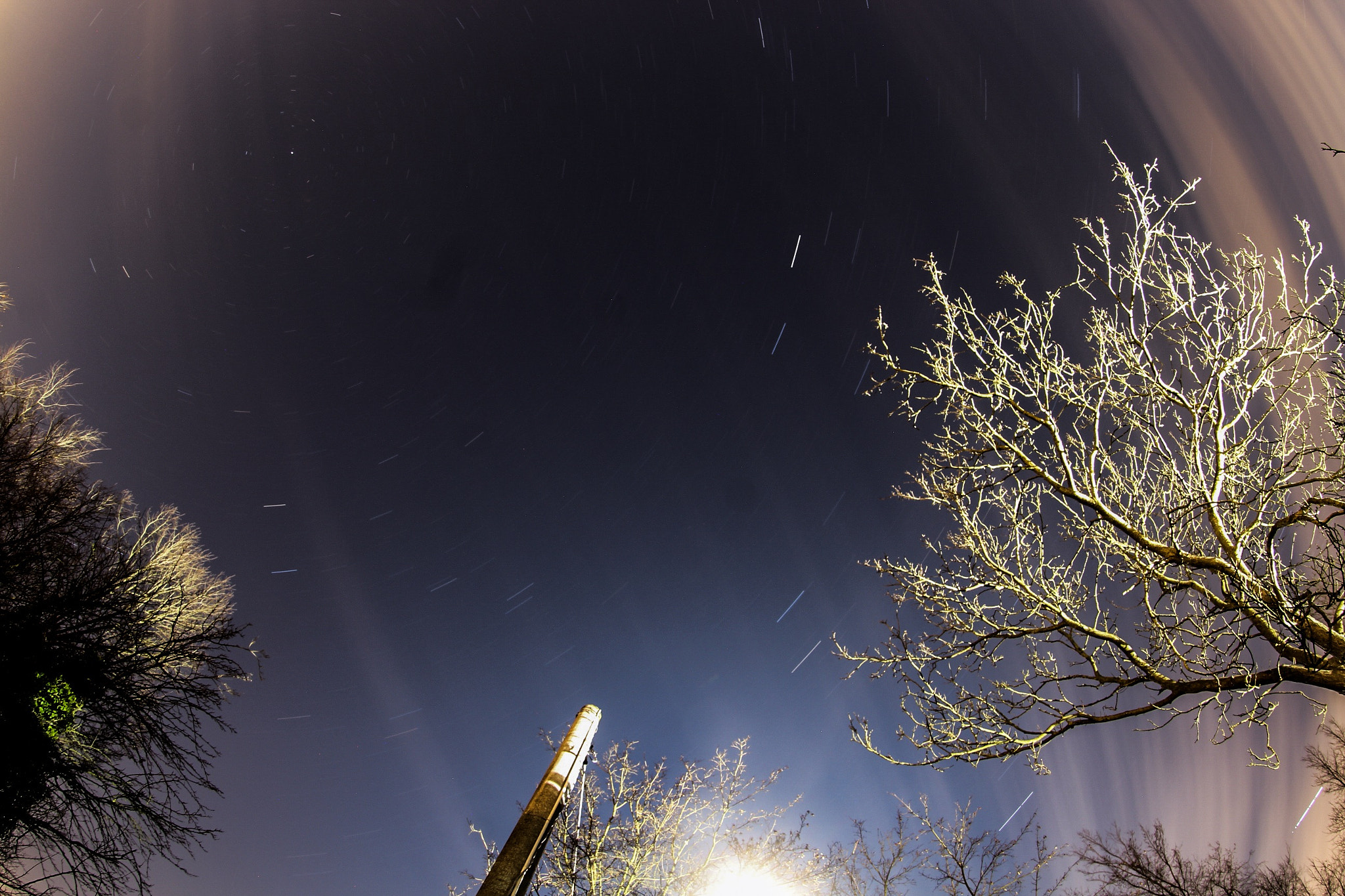 Canon EOS M + Canon EF 8-15mm F4L Fisheye USM sample photo. Night photography