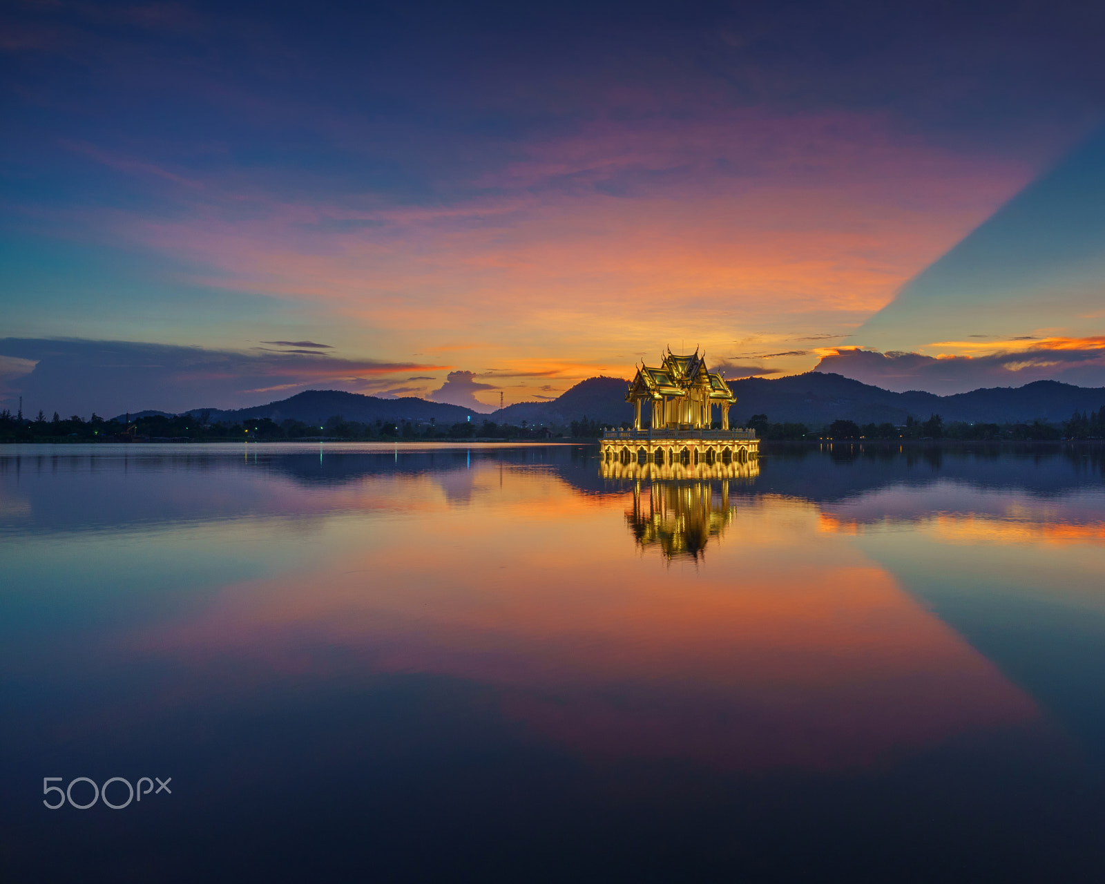 ZEISS Touit 12mm F2.8 sample photo. Thai pavilion reflection 04 photography