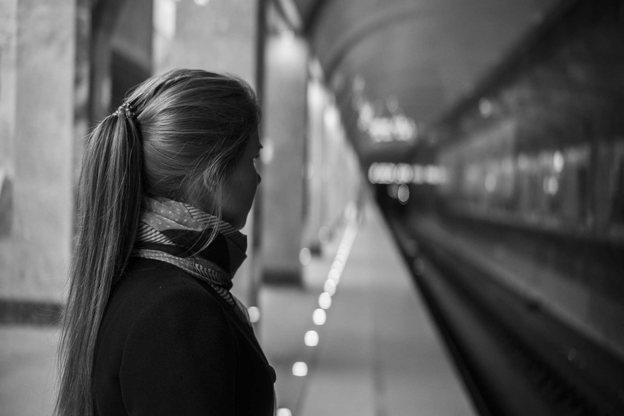 Nikon AF Nikkor 50mm F1.8D sample photo. Subway perspective photography