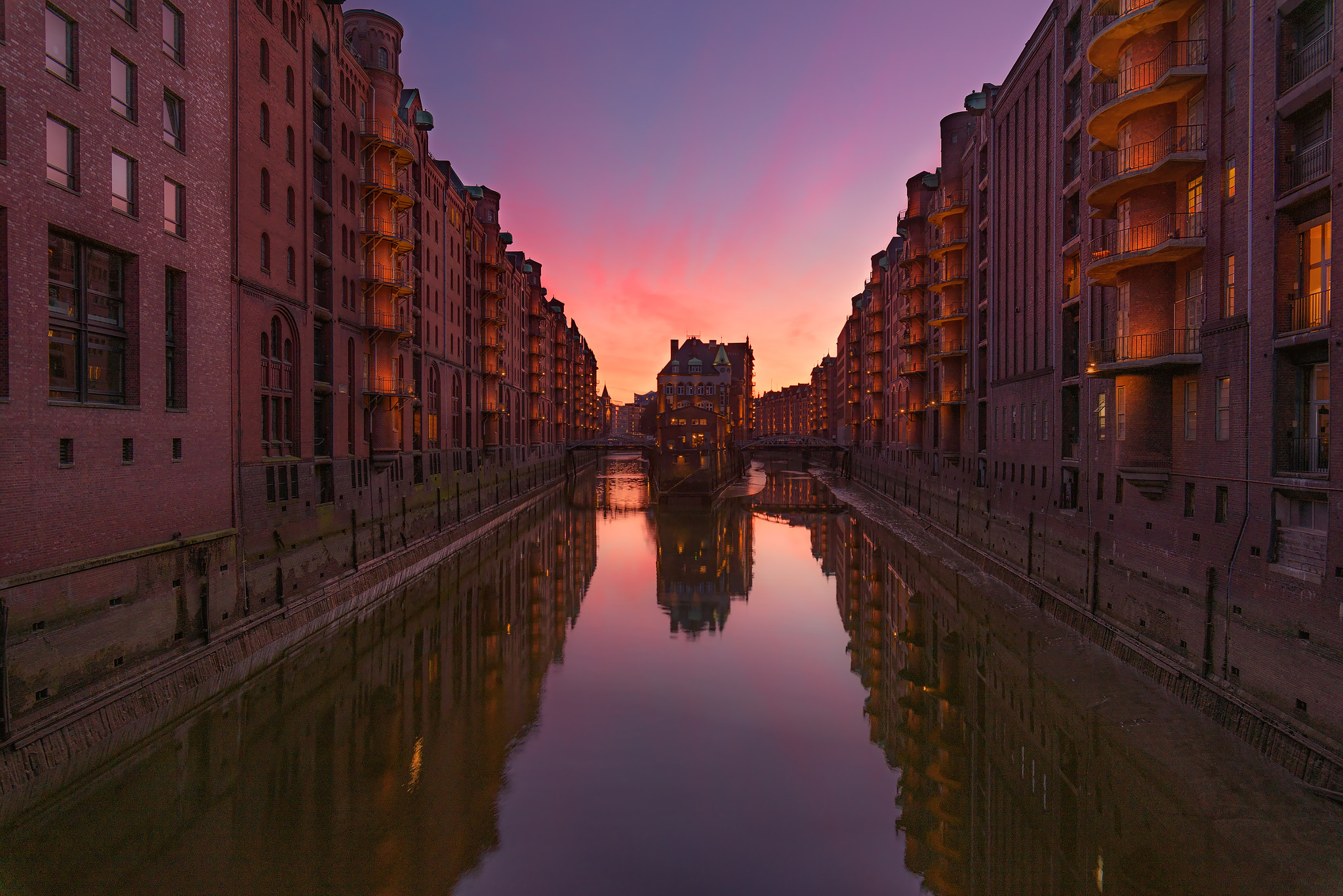 Tamron SP 15-30mm F2.8 Di VC USD sample photo. Wasserschloss hamburg photography