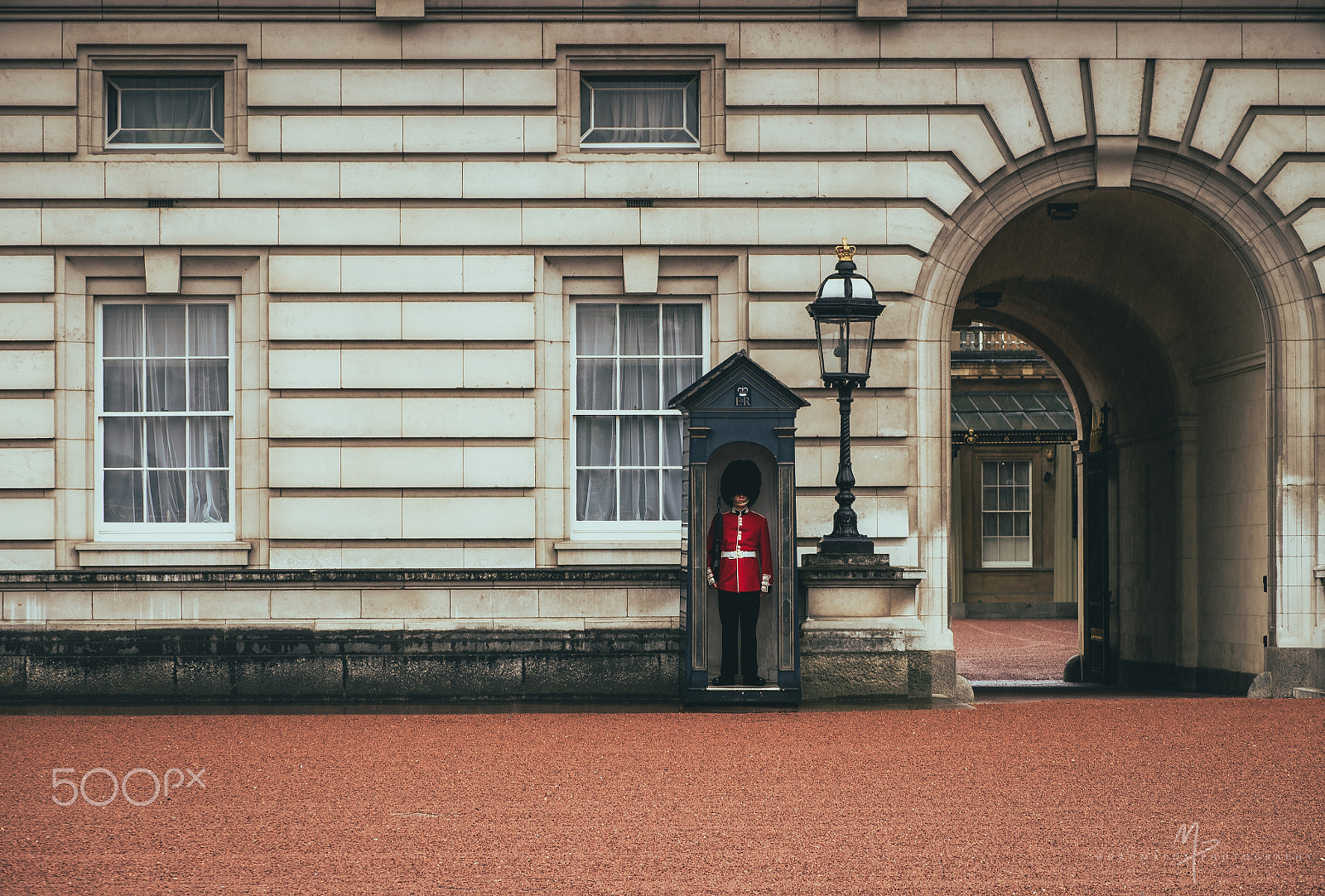 Olympus OM-D E-M1 sample photo. Palace guard photography