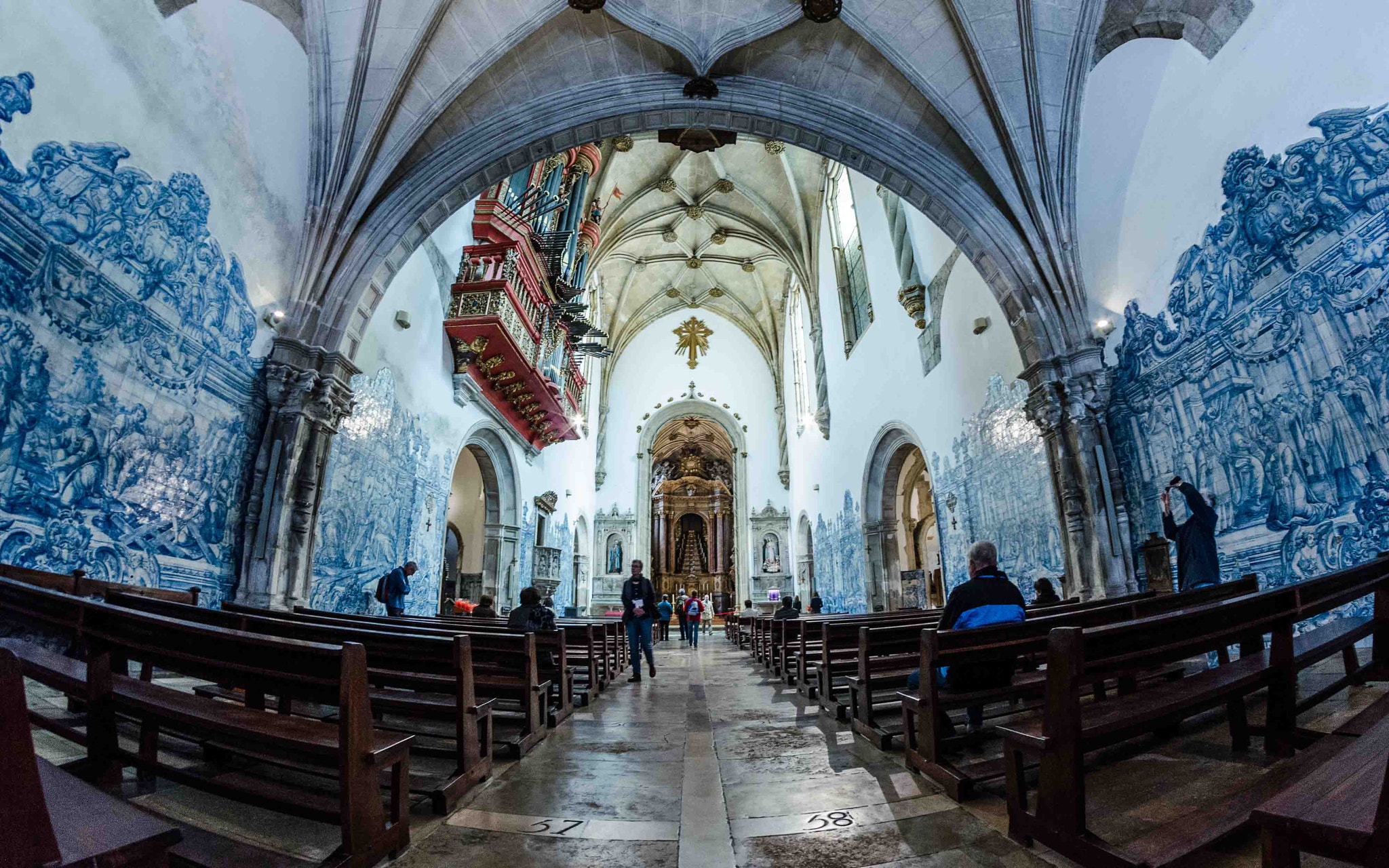 Nikon D5100 + Samyang 8mm F3.5 Aspherical IF MC Fisheye sample photo. Igreja de santa cruz - coimbra photography
