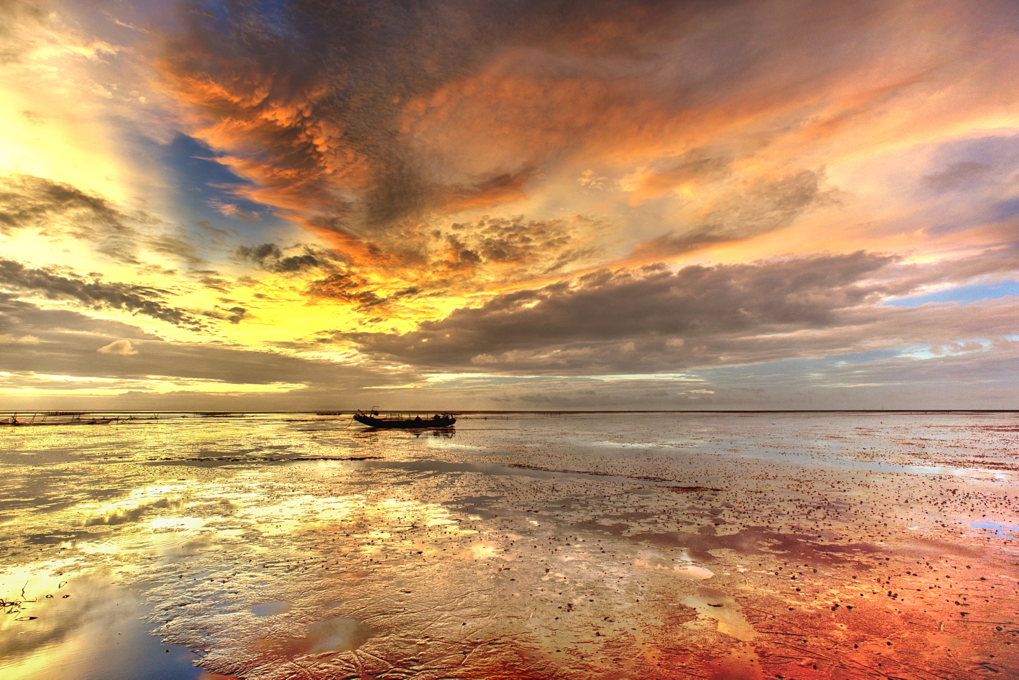 Nikon D610 + Nikon AF Nikkor 20mm F2.8D sample photo. 芳苑夕彩 photography