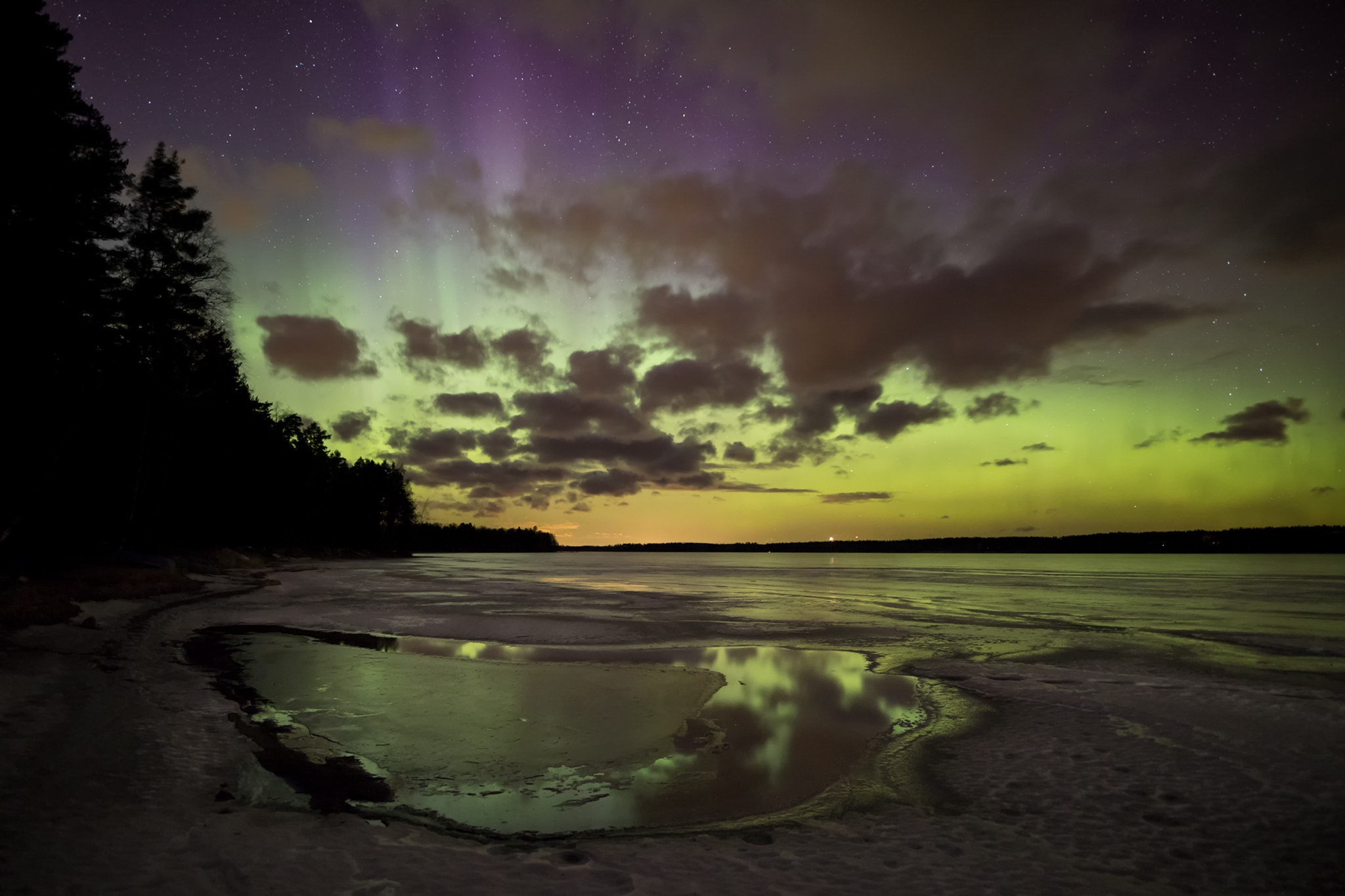 Canon EOS 5D Mark IV + Sigma 20mm F1.4 DG HSM Art sample photo. Auroras photography