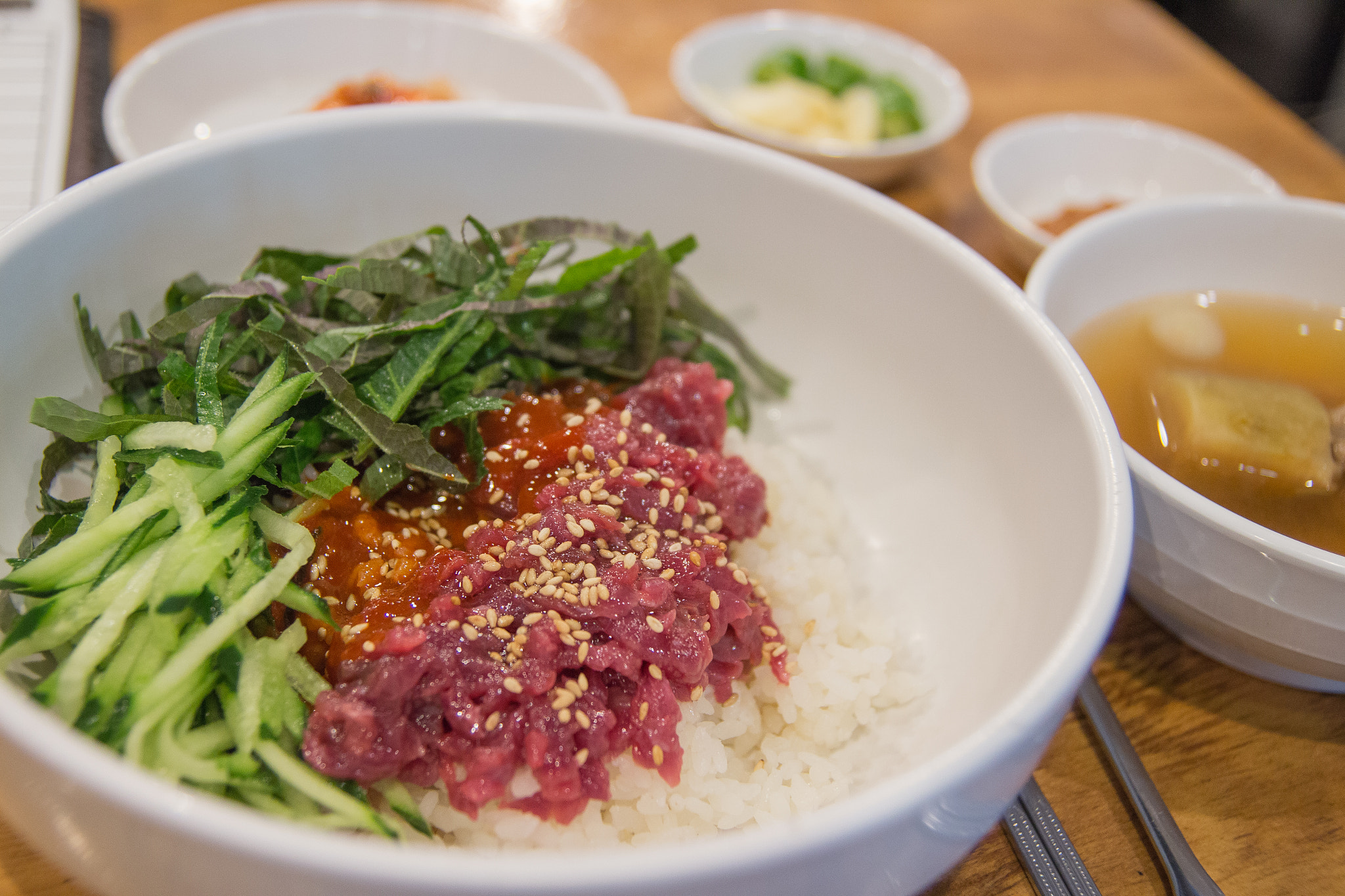 Tamron SP AF 17-50mm F2.8 XR Di II LD Aspherical (IF) sample photo. Korean raw beef bibimbap. photography