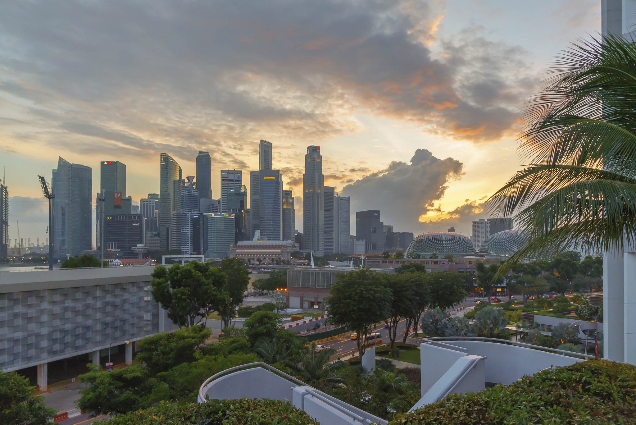 Sony a7S II + Sony FE 24-70mm F2.8 GM sample photo. Sunset at marina bay singapore skyline photography