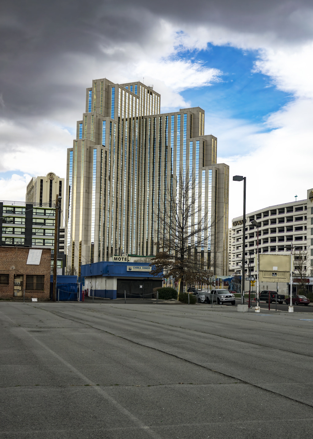 Sony a7 + Sony Sonnar T* FE 35mm F2.8 ZA sample photo. Blue restaurant and casino photography