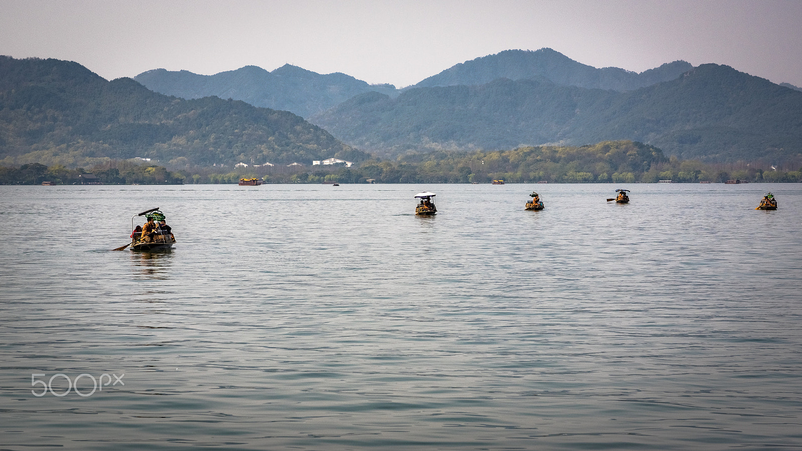 Sigma 17-70mm F2.8-4 DC Macro HSM | C sample photo. Boats on xihu photography