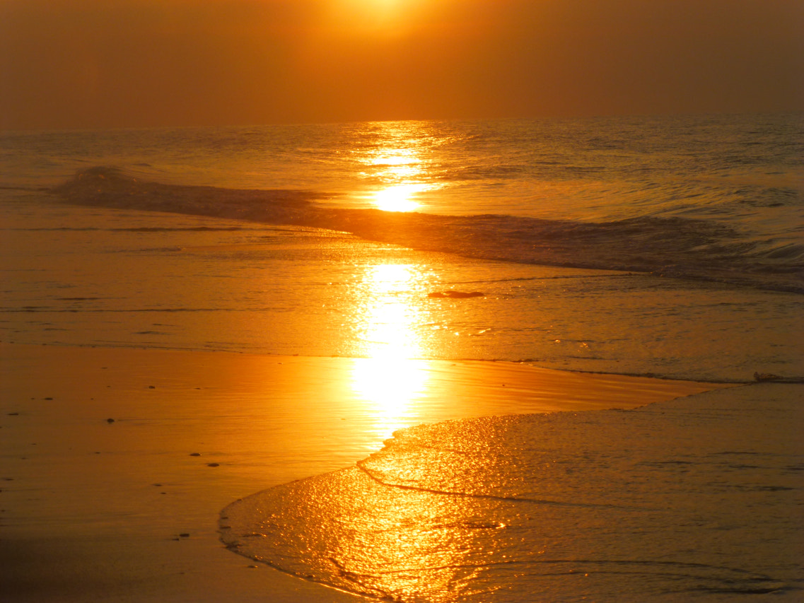 Panasonic DMC-ZS19 sample photo. Beautiful sunset at the beach photography
