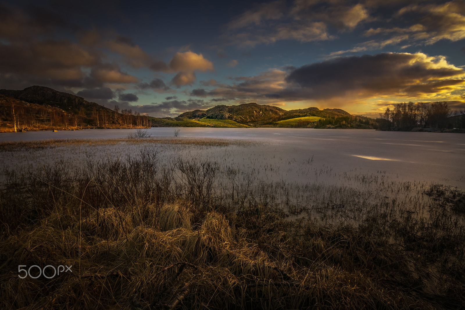 Sony a7R + Canon EF 16-35mm F2.8L II USM sample photo. Evening by frozen water photography
