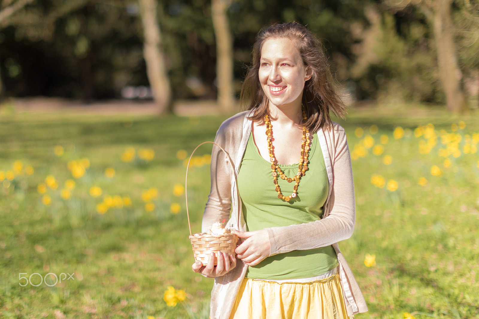 Canon EF 50mm F1.2L USM sample photo. Ostern im park photography