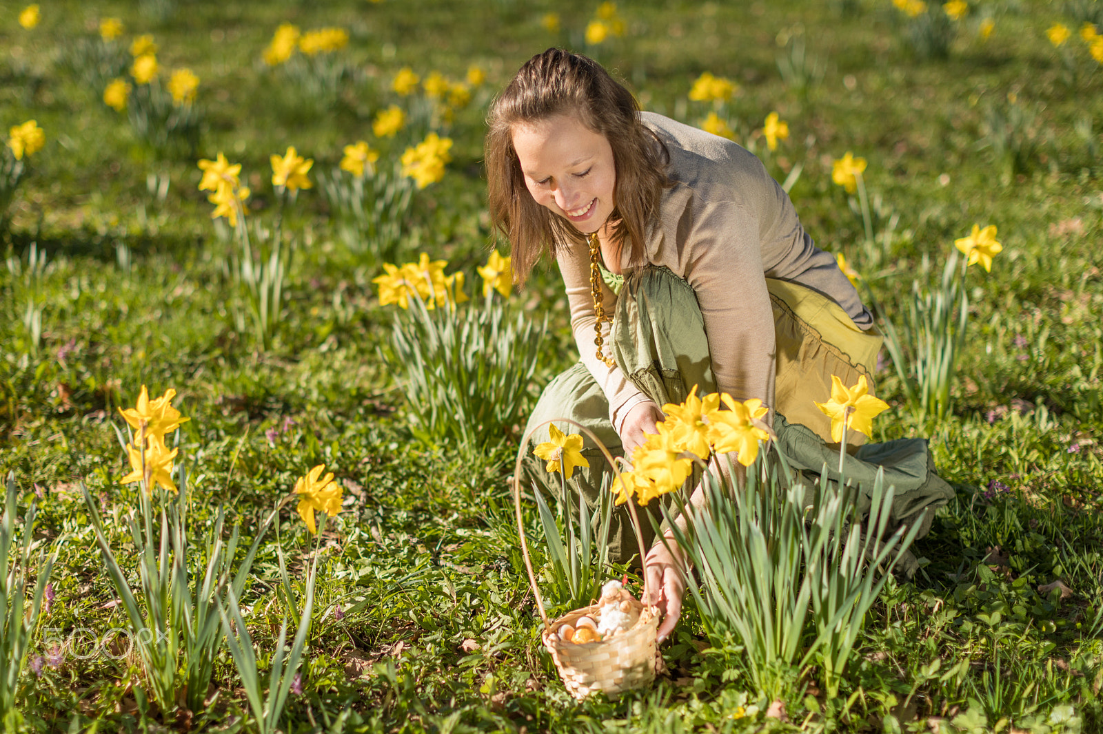 Canon EF 50mm F1.2L USM sample photo. Ostern im park photography