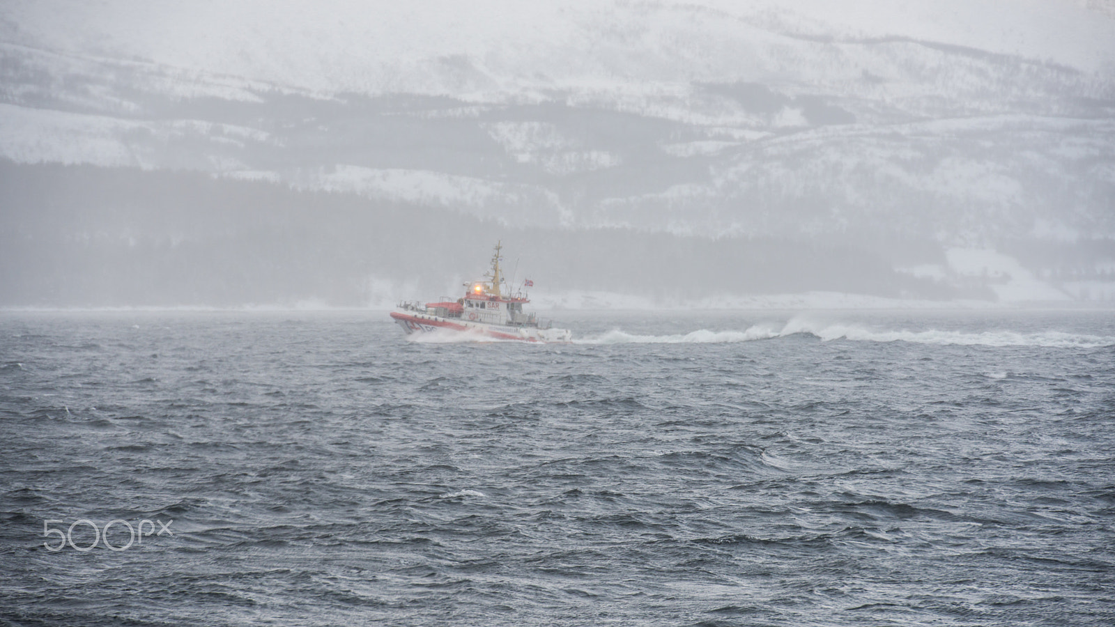 Nikon AF-S Nikkor 70-200mm F2.8G ED VR II sample photo. Winterpower photography