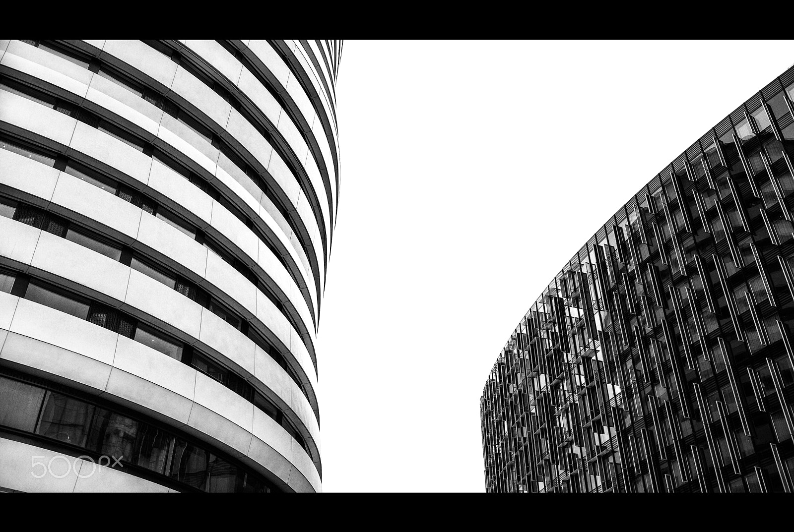 Canon EF 35mm F1.4L USM sample photo. Bw photography